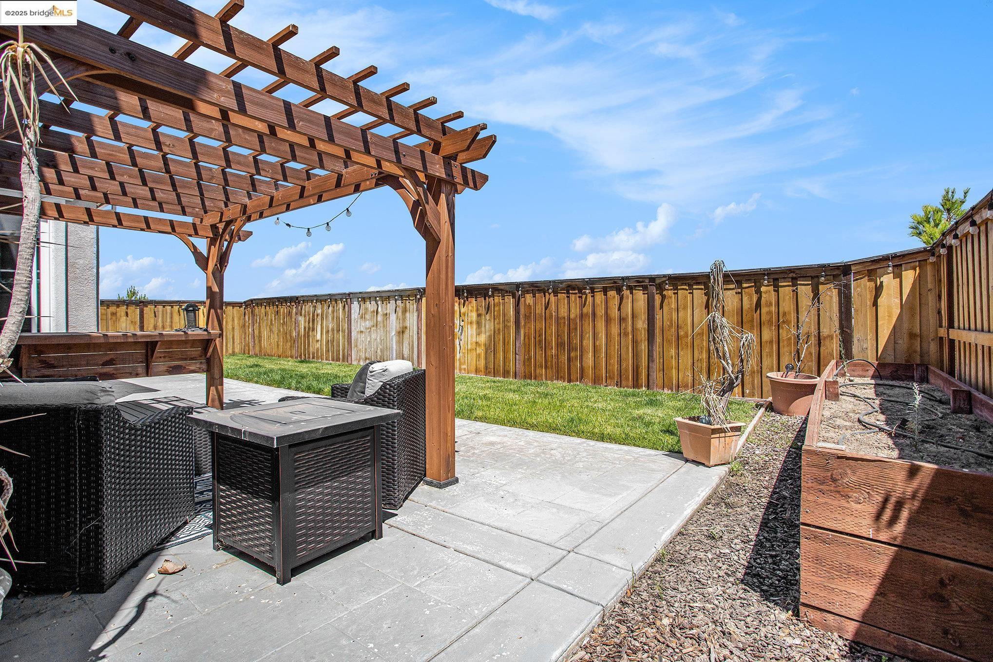 Detail Gallery Image 22 of 33 For 6476 Dan Havicus Dr, Tracy,  CA 95377 - 4 Beds | 3 Baths