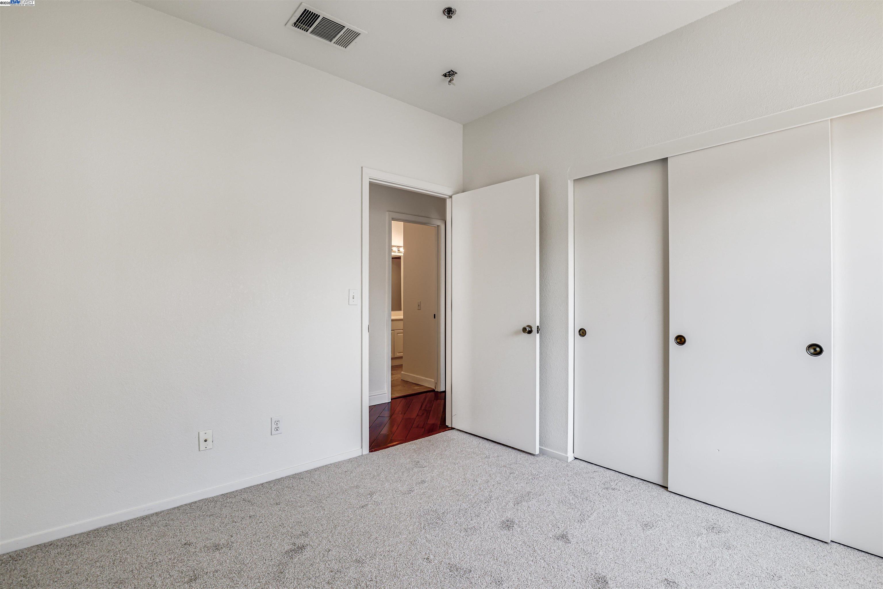 Photo #15: 41108407 Listing: Photo #15