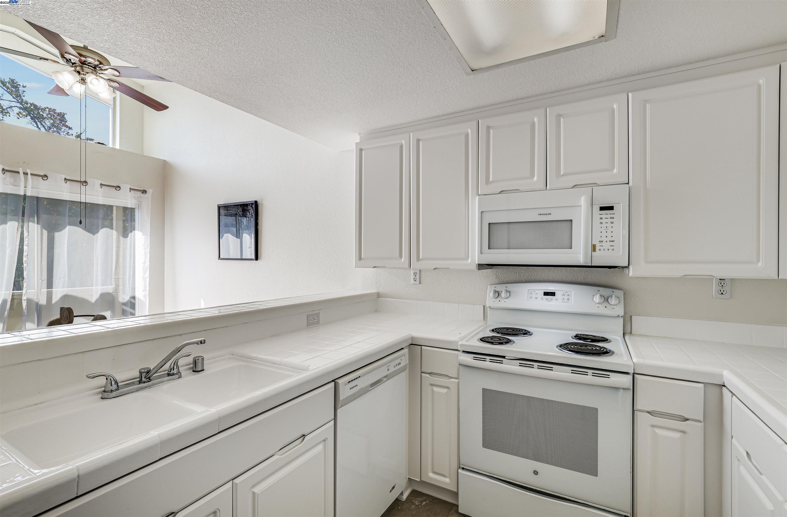 Photo #7: 41108407 Listing: Photo #7