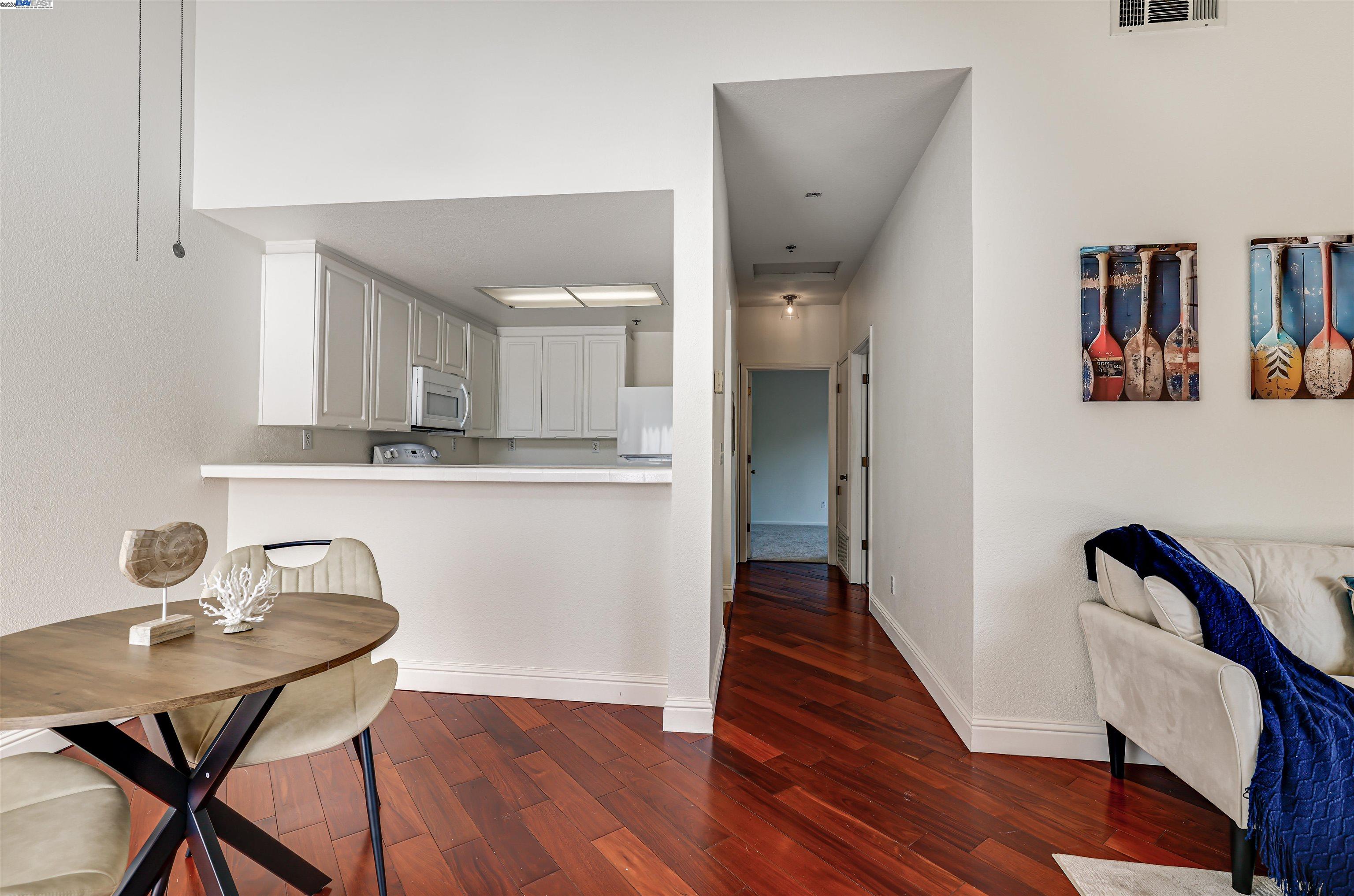 Photo #9: 41108407 Listing: Photo #9