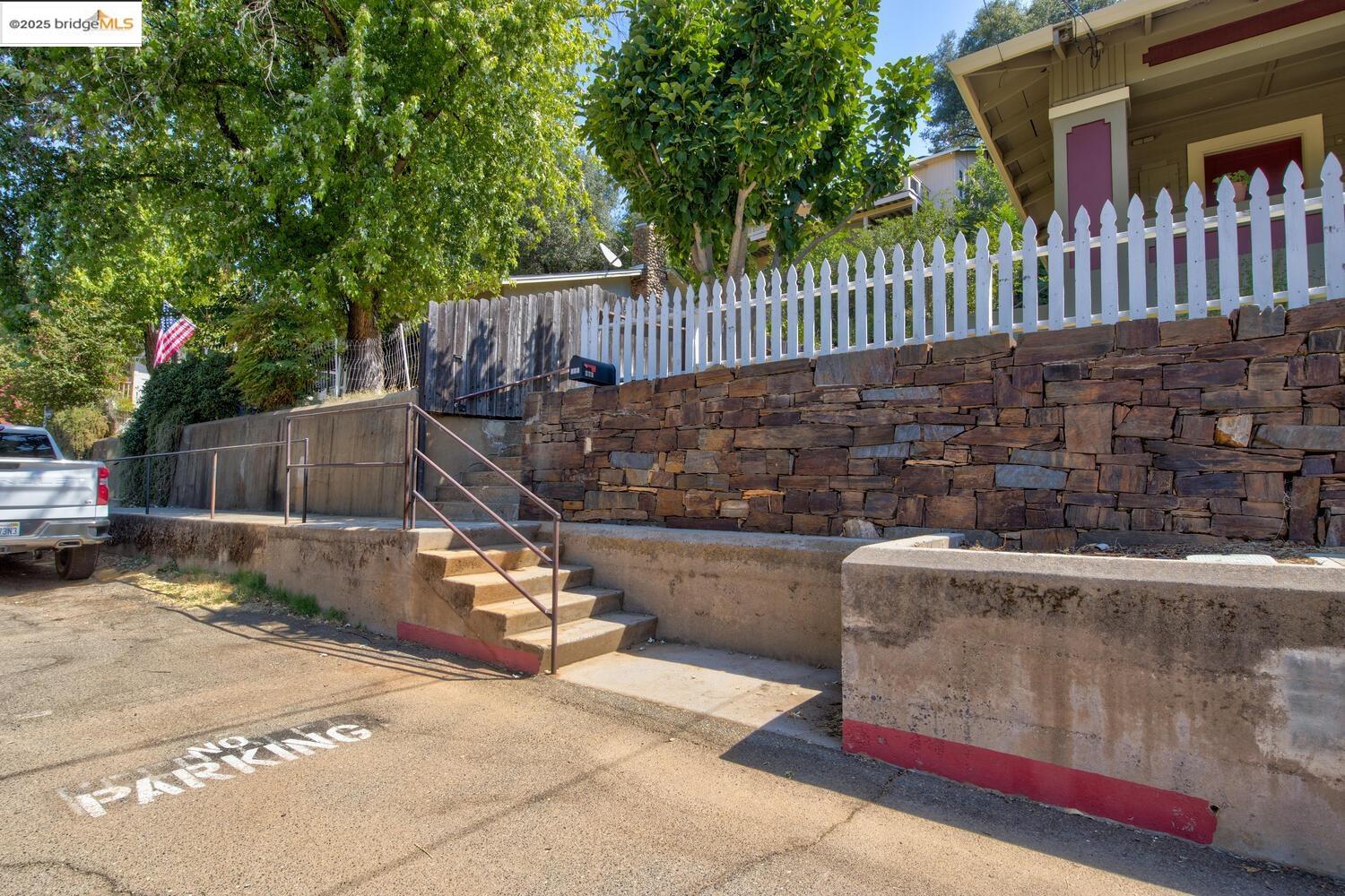 Detail Gallery Image 4 of 38 For 375 S Shepherd Street, Sonora,  CA 95370 - 2 Beds | 1 Baths