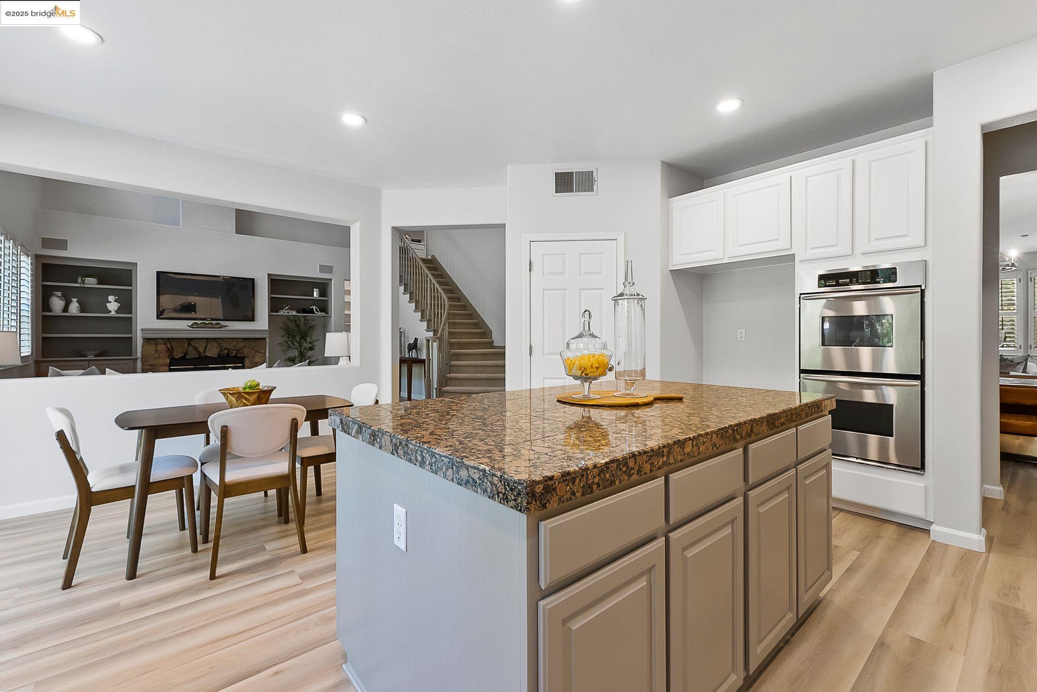 Detail Gallery Image 14 of 36 For 302 Mondavi Ln, Brentwood,  CA 94513 - 5 Beds | 3 Baths