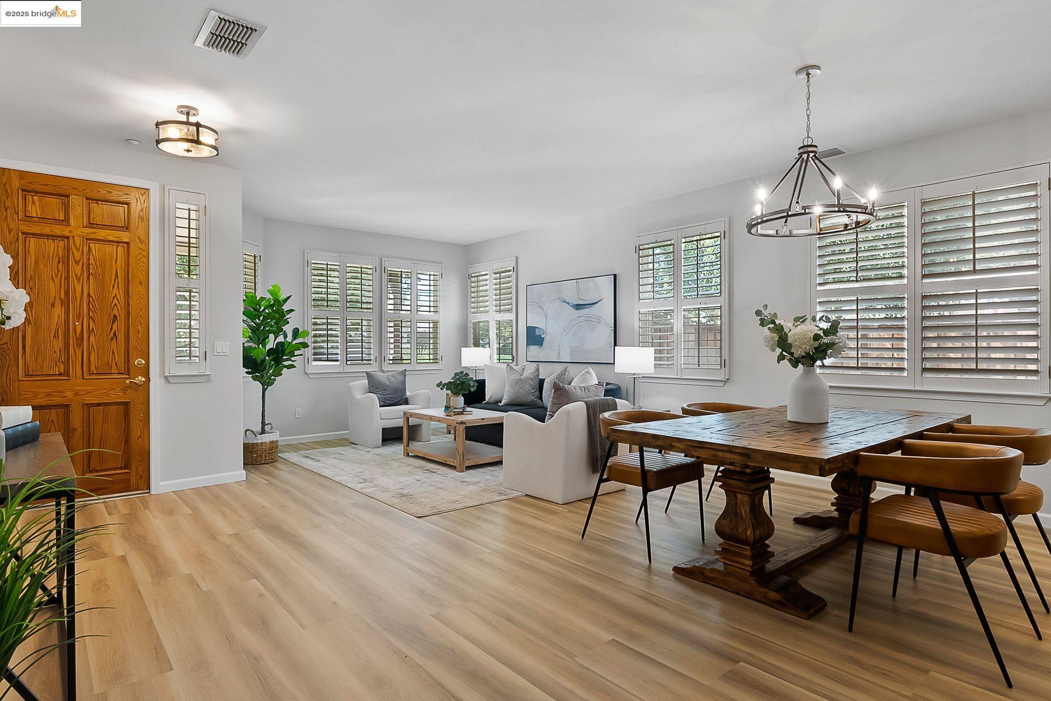 Detail Gallery Image 8 of 36 For 302 Mondavi Ln, Brentwood,  CA 94513 - 5 Beds | 3 Baths