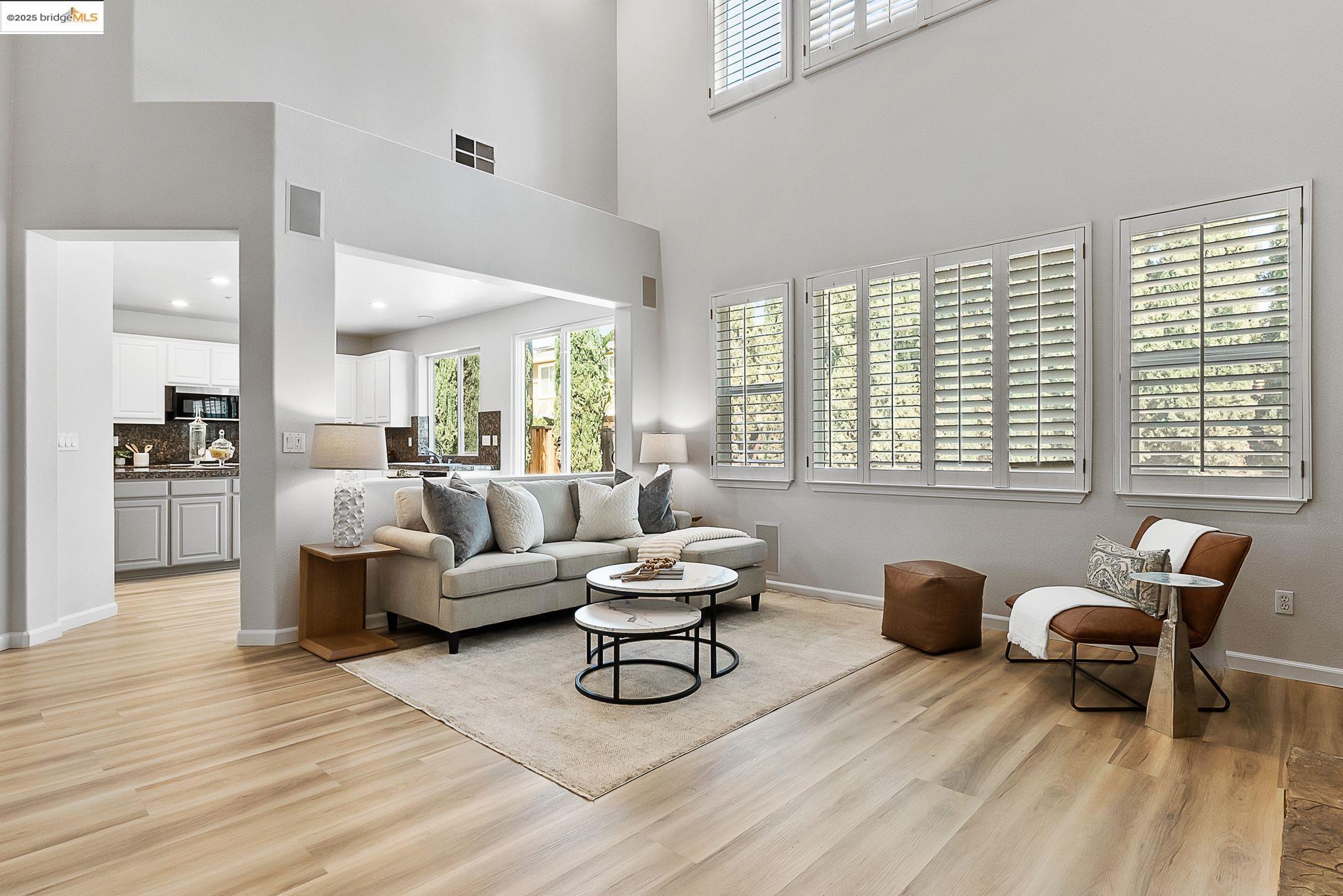 Detail Gallery Image 9 of 36 For 302 Mondavi Ln, Brentwood,  CA 94513 - 5 Beds | 3 Baths