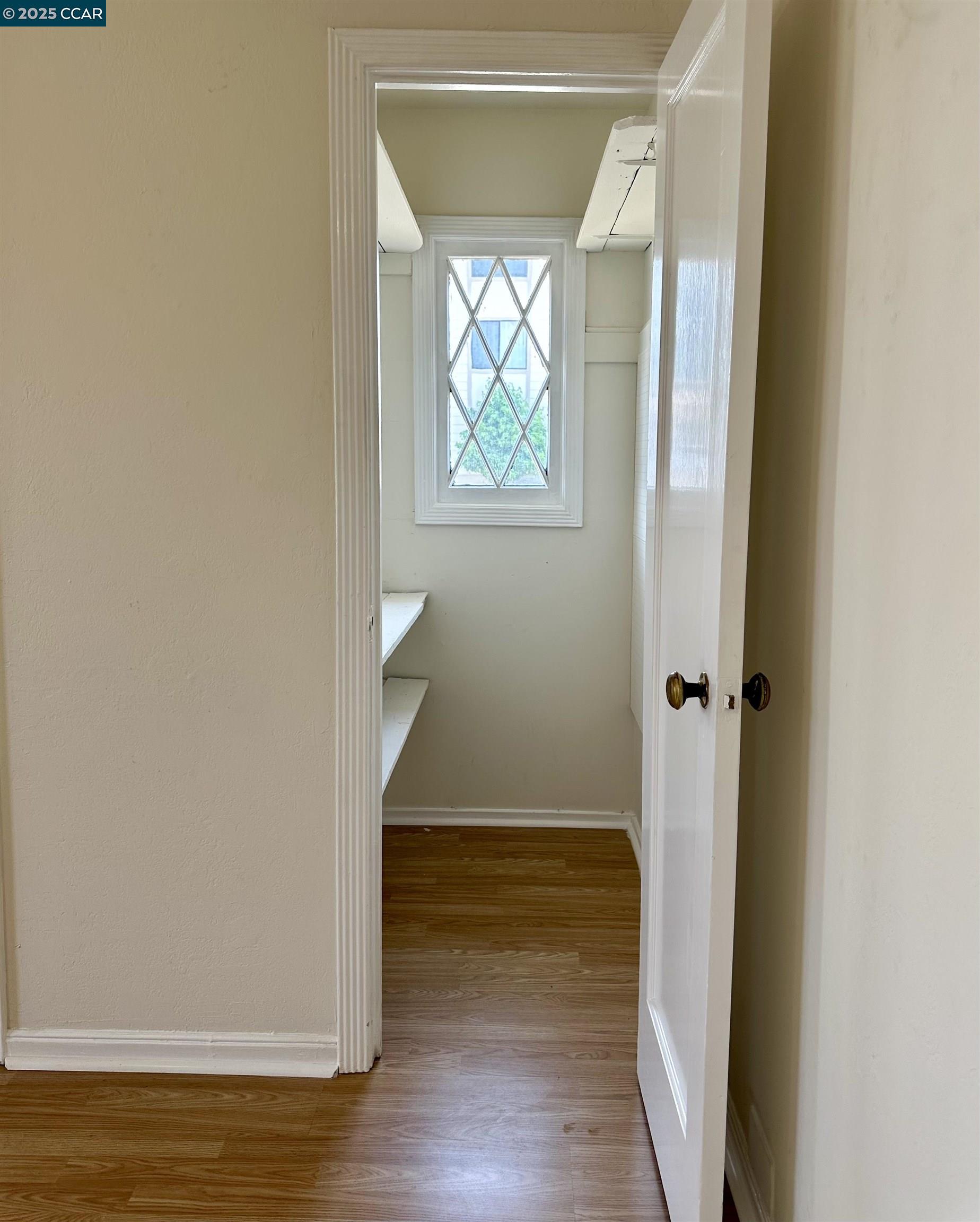 Detail Gallery Image 3 of 21 For 2062 Washington Ave, San Leandro,  CA 94577 - – Beds | – Baths