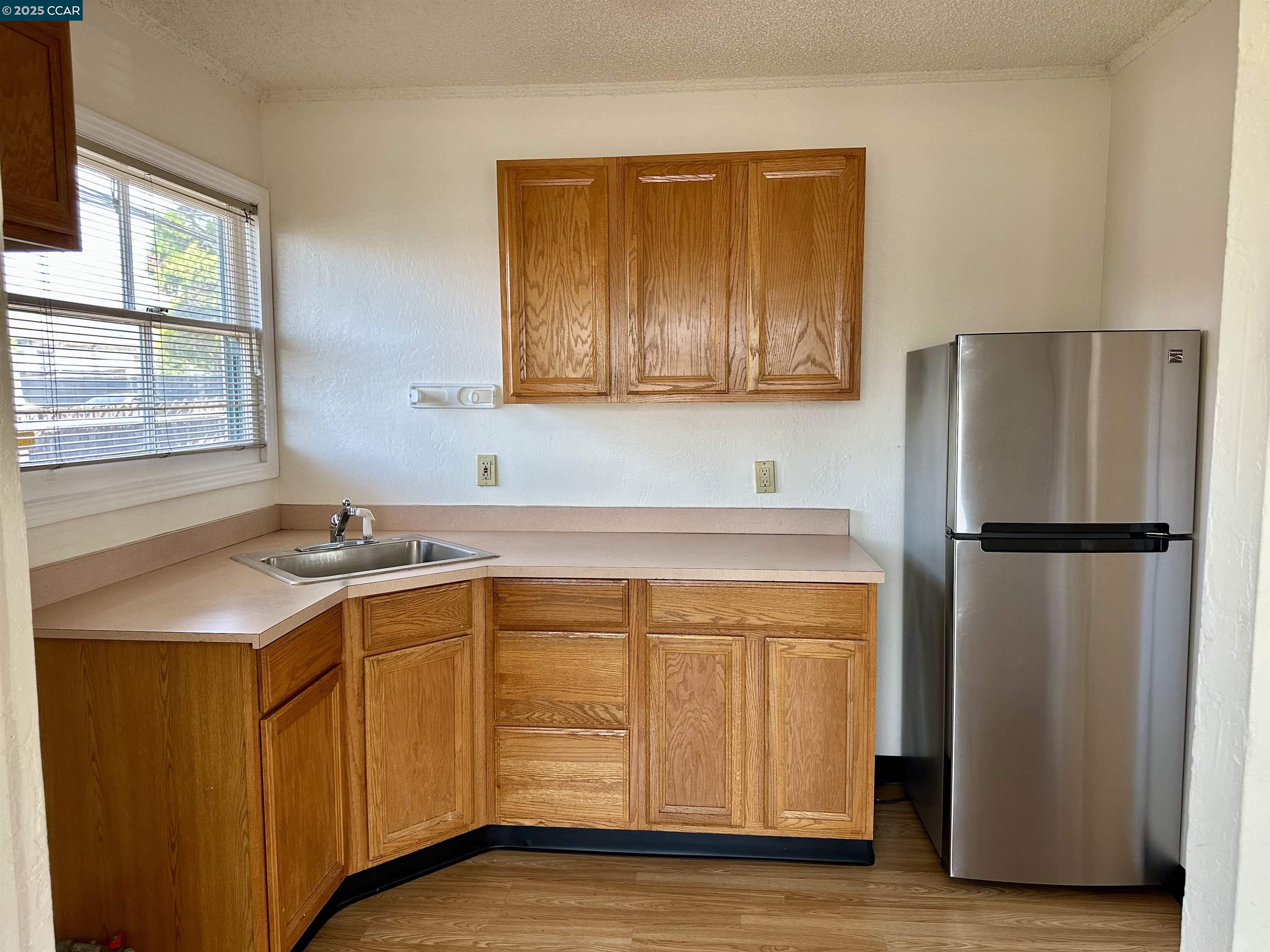 Detail Gallery Image 5 of 21 For 2062 Washington Ave, San Leandro,  CA 94577 - – Beds | – Baths