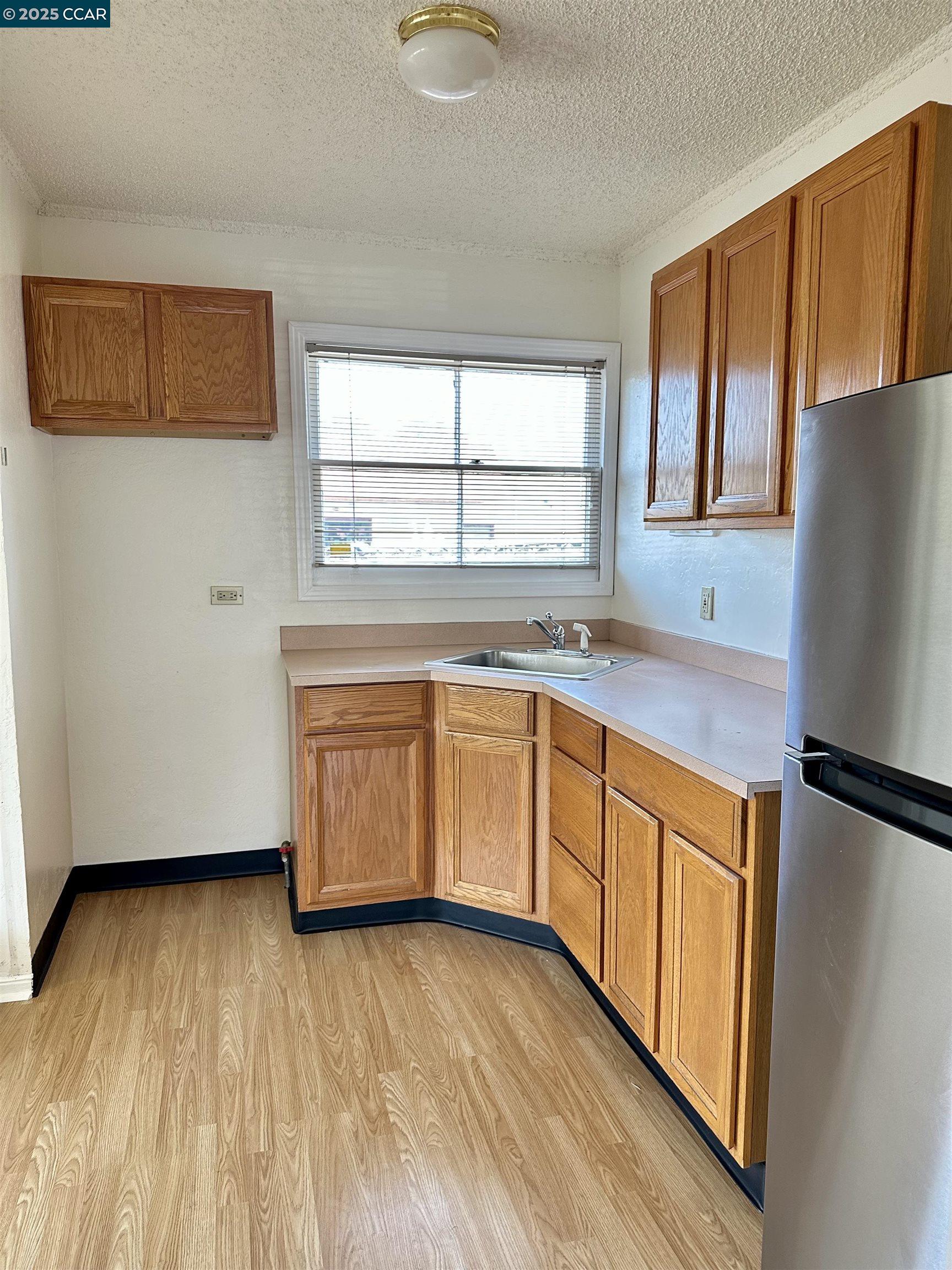 Detail Gallery Image 6 of 21 For 2062 Washington Ave, San Leandro,  CA 94577 - – Beds | – Baths