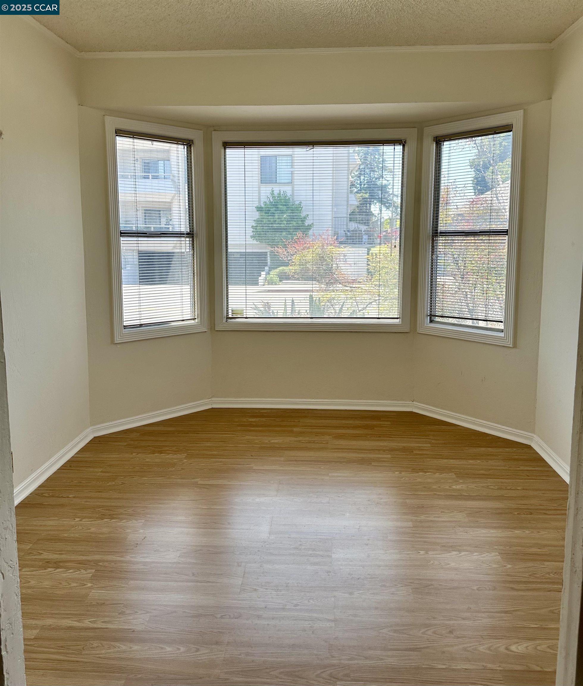 Detail Gallery Image 7 of 21 For 2062 Washington Ave, San Leandro,  CA 94577 - – Beds | – Baths