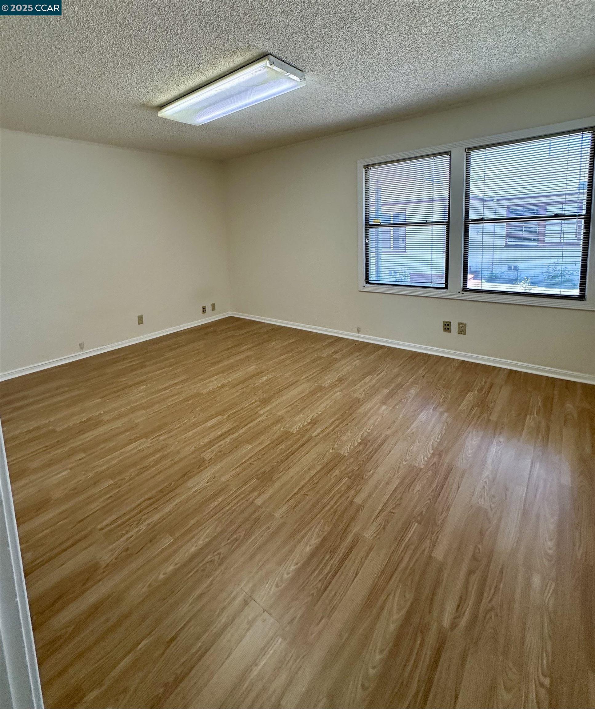 Detail Gallery Image 8 of 21 For 2062 Washington Ave, San Leandro,  CA 94577 - – Beds | – Baths
