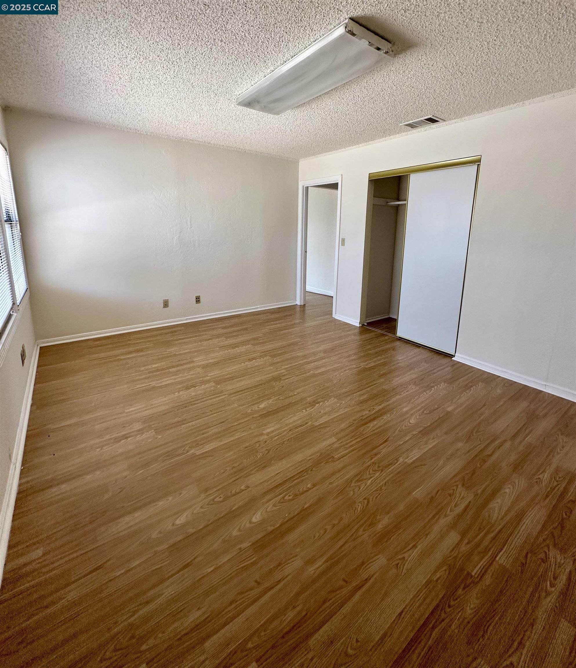Detail Gallery Image 9 of 21 For 2062 Washington Ave, San Leandro,  CA 94577 - – Beds | – Baths