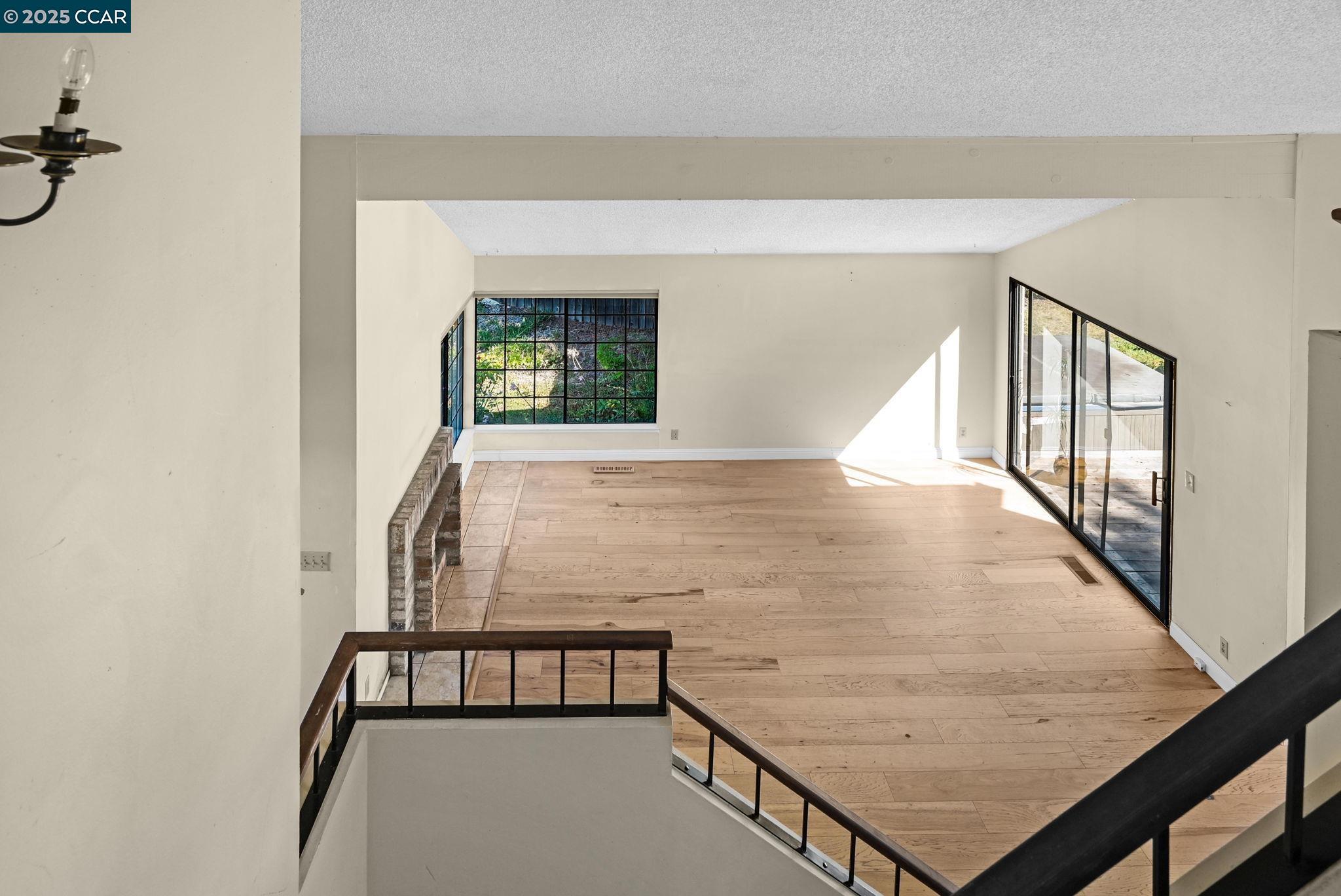 Detail Gallery Image 14 of 32 For 9 Lone Oak Ct, Pleasant Hill,  CA 94523 - 4 Beds | 2/1 Baths