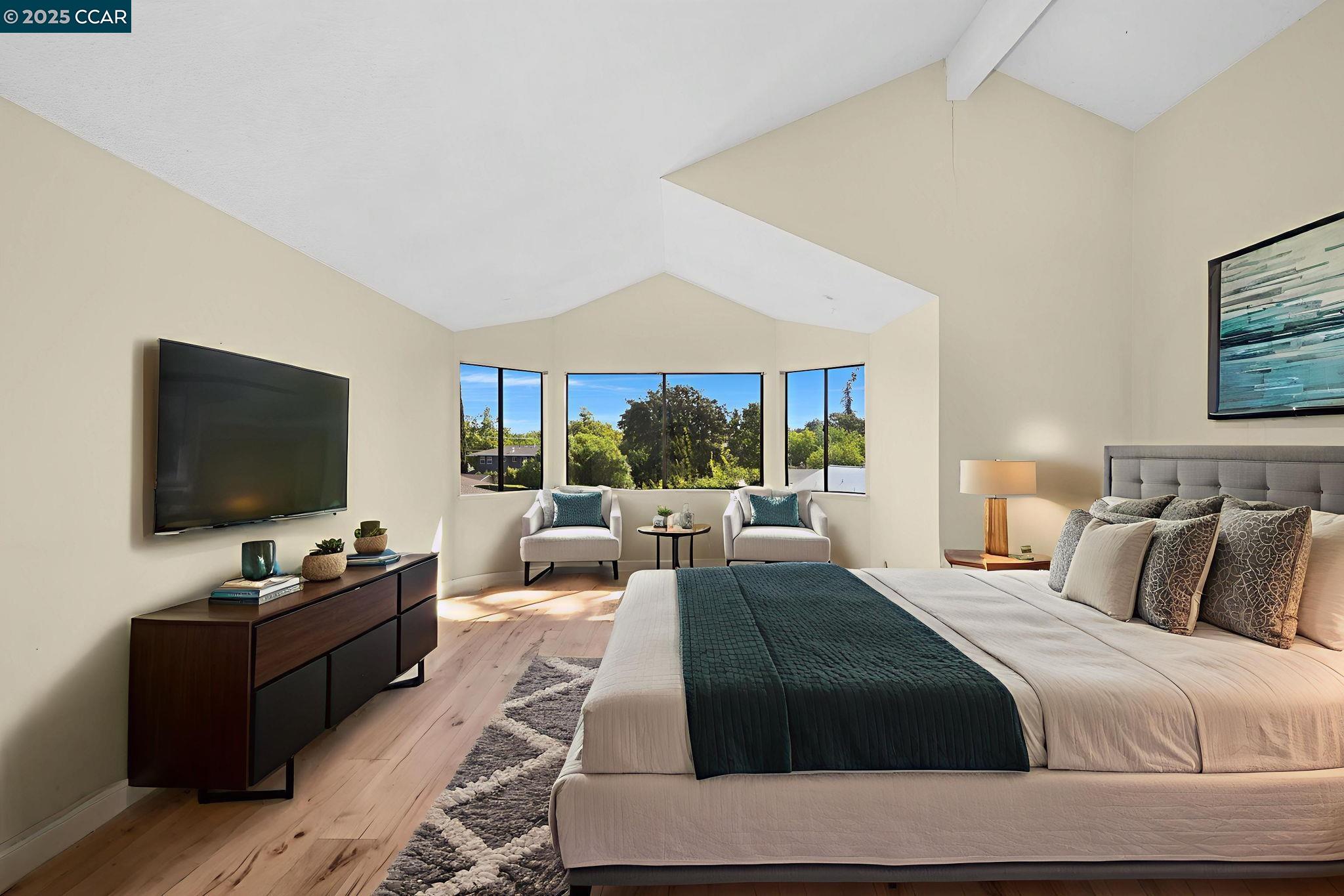 Detail Gallery Image 15 of 32 For 9 Lone Oak Ct, Pleasant Hill,  CA 94523 - 4 Beds | 2/1 Baths
