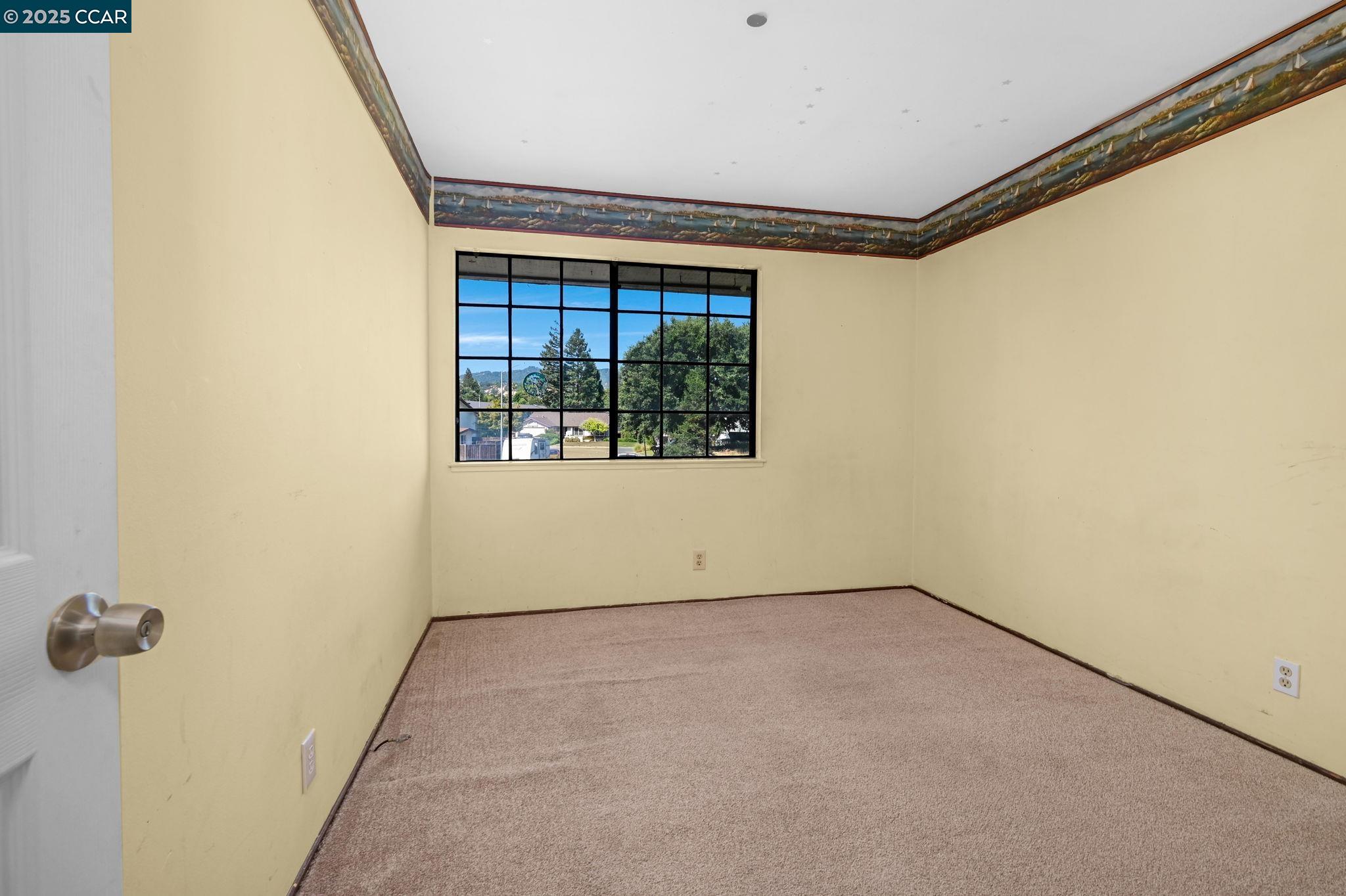 Detail Gallery Image 19 of 32 For 9 Lone Oak Ct, Pleasant Hill,  CA 94523 - 4 Beds | 2/1 Baths