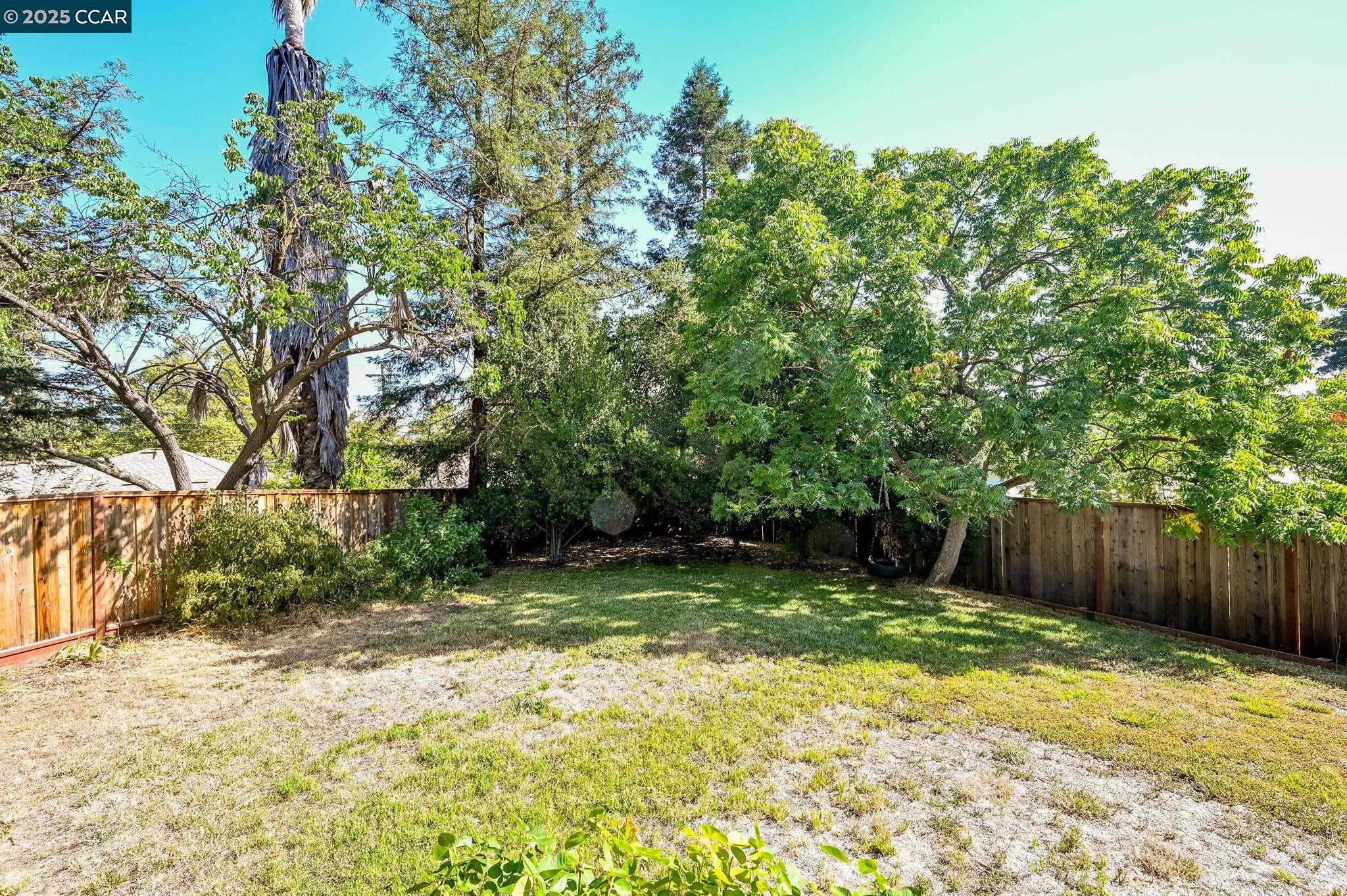 Detail Gallery Image 25 of 32 For 9 Lone Oak Ct, Pleasant Hill,  CA 94523 - 4 Beds | 2/1 Baths