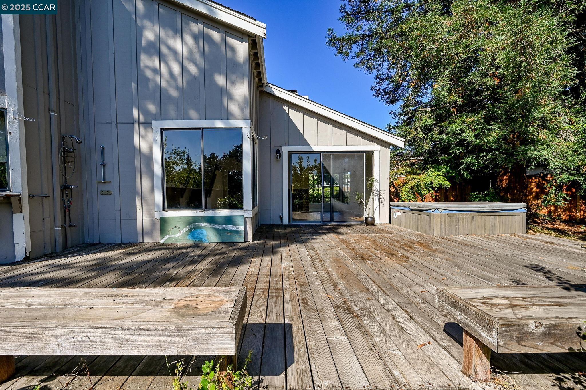 Detail Gallery Image 26 of 32 For 9 Lone Oak Ct, Pleasant Hill,  CA 94523 - 4 Beds | 2/1 Baths