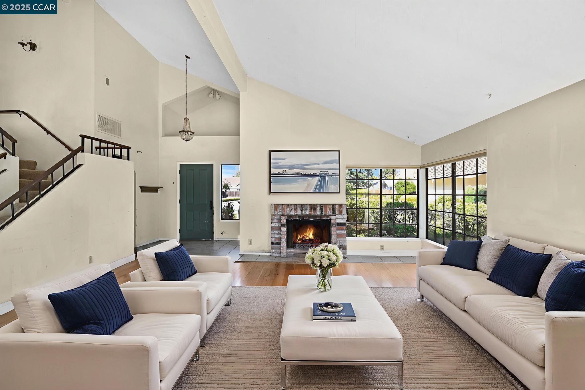 Detail Gallery Image 6 of 32 For 9 Lone Oak Ct, Pleasant Hill,  CA 94523 - 4 Beds | 2/1 Baths