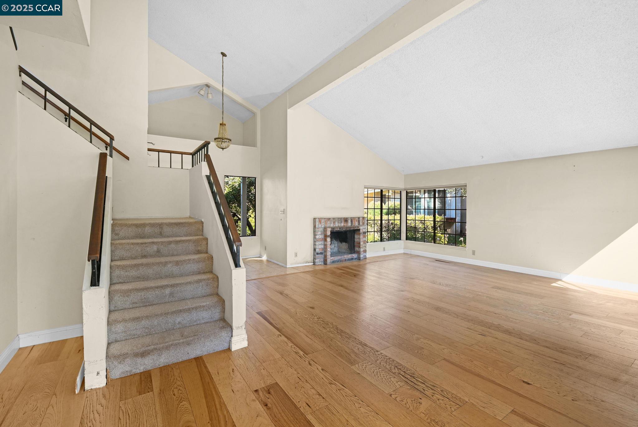 Detail Gallery Image 7 of 32 For 9 Lone Oak Ct, Pleasant Hill,  CA 94523 - 4 Beds | 2/1 Baths
