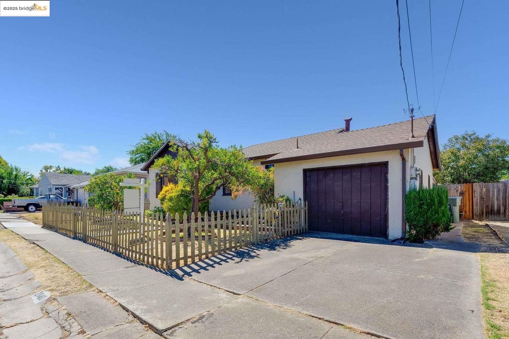 Detail Gallery Image 4 of 33 For 2840 Mount Diablo St, Concord,  CA 94518 - 2 Beds | 1 Baths