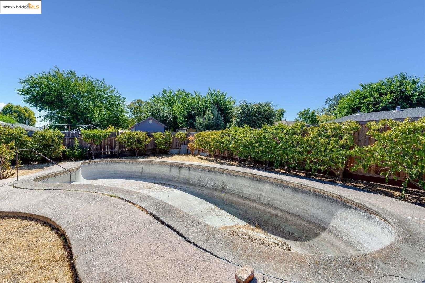 Detail Gallery Image 32 of 33 For 2840 Mount Diablo St, Concord,  CA 94518 - 2 Beds | 1 Baths