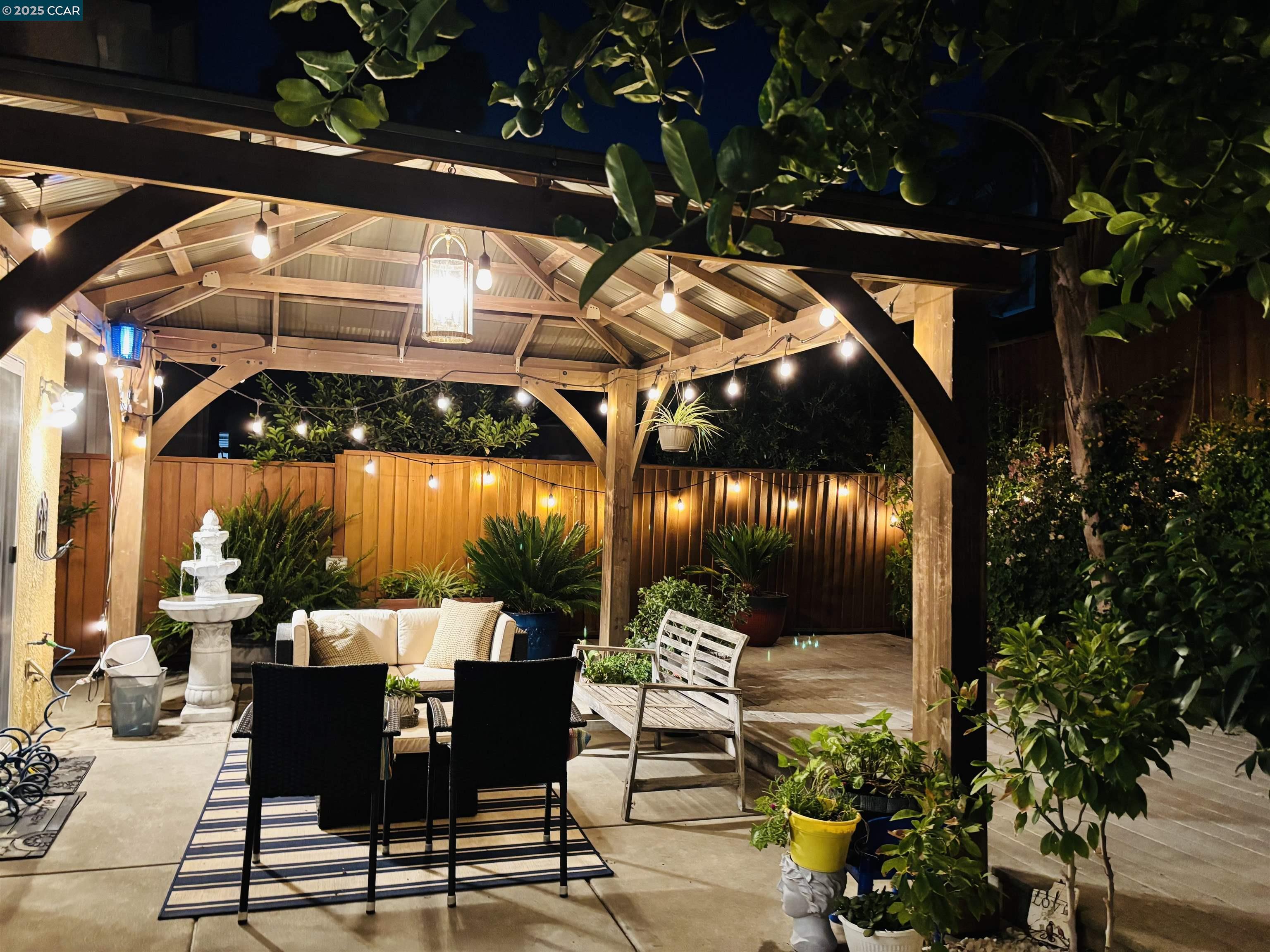 Detail Gallery Image 15 of 28 For 318 Bentley Ct, Pacheco,  CA 94553 - 4 Beds | 2/1 Baths
