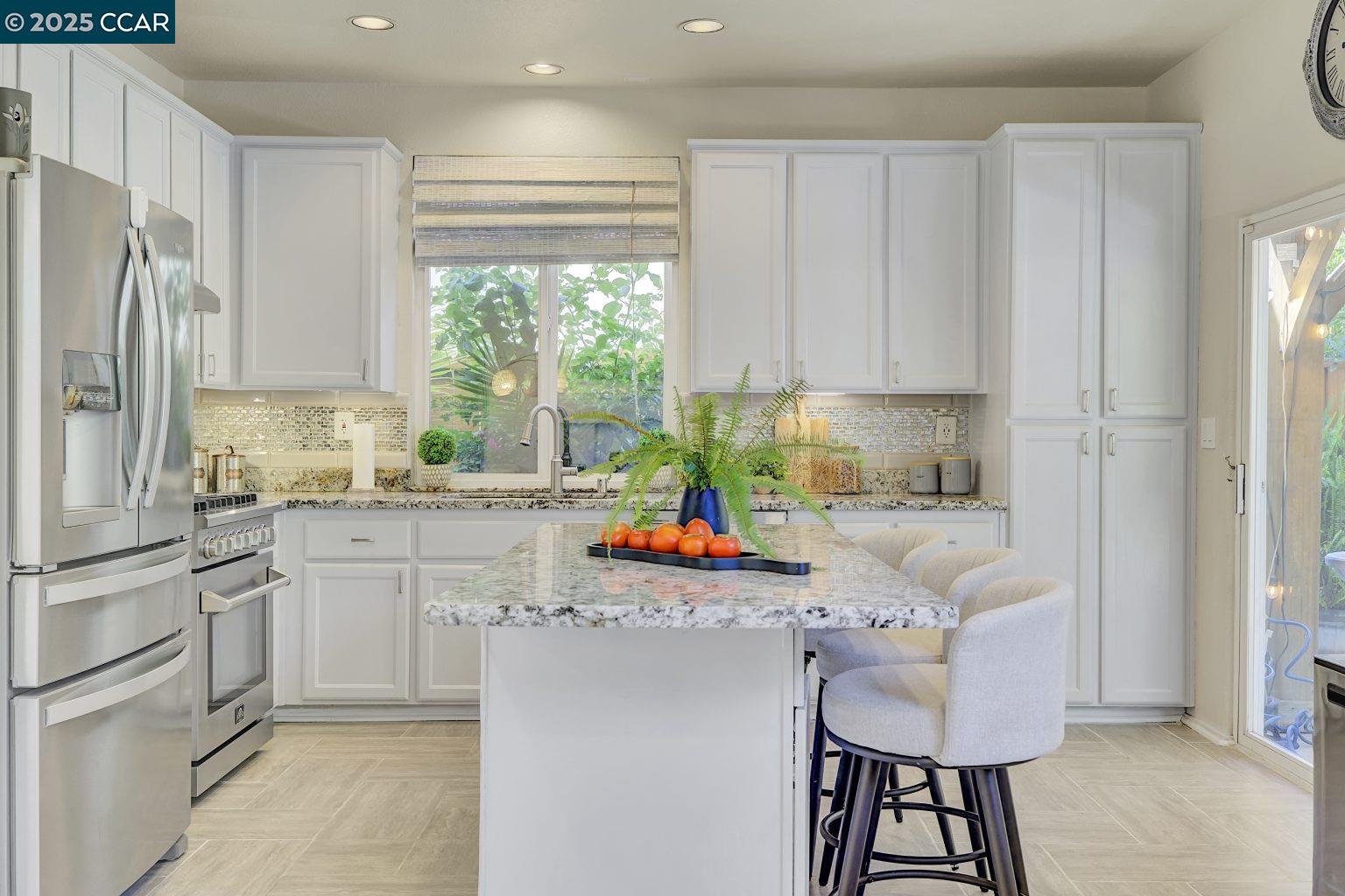 Detail Gallery Image 7 of 28 For 318 Bentley Ct, Pacheco,  CA 94553 - 4 Beds | 2/1 Baths