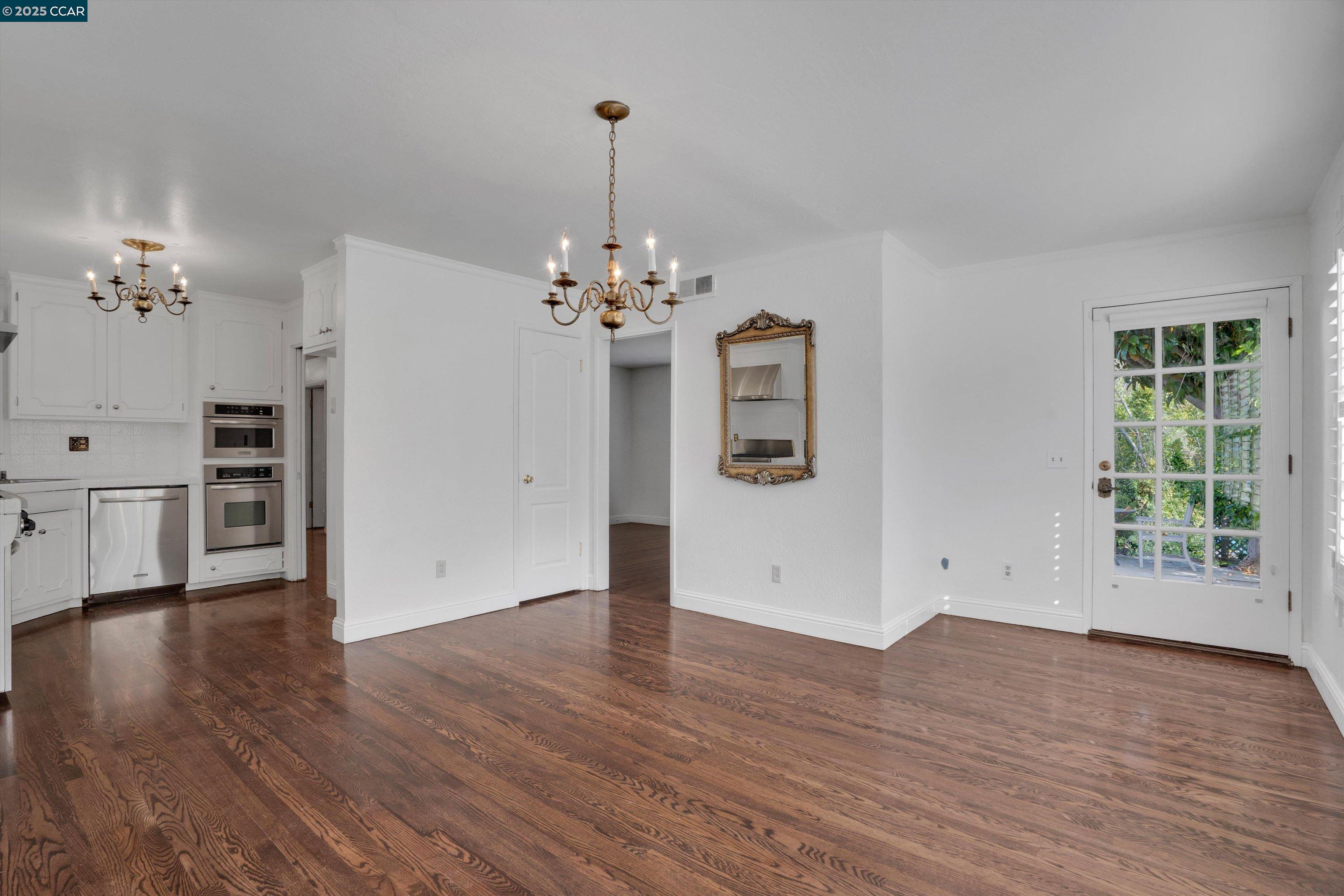 Detail Gallery Image 13 of 30 For 4404 Meadowbrook Dr, Richmond,  CA 94803 - 3 Beds | 2 Baths