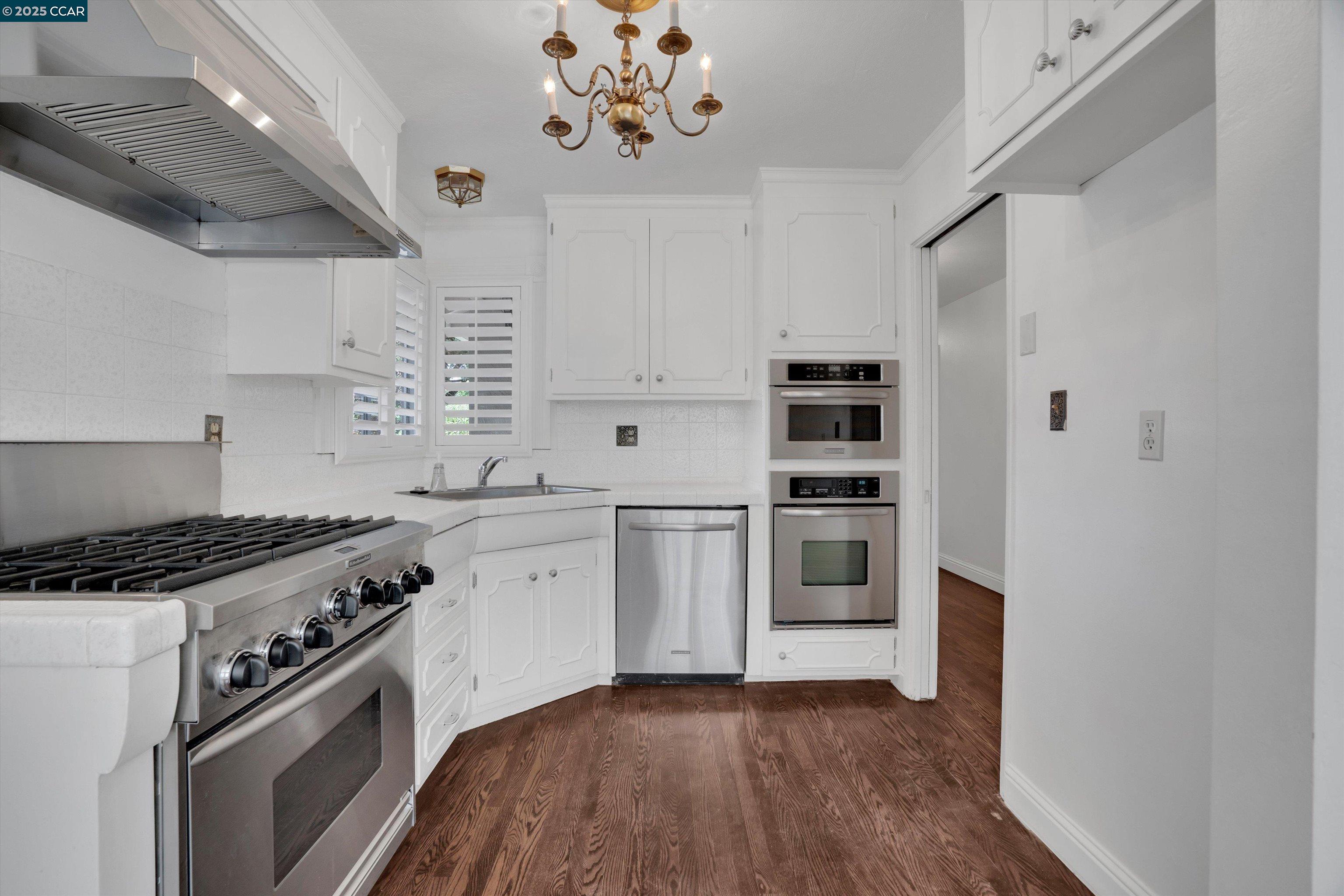 Detail Gallery Image 14 of 30 For 4404 Meadowbrook Dr, Richmond,  CA 94803 - 3 Beds | 2 Baths
