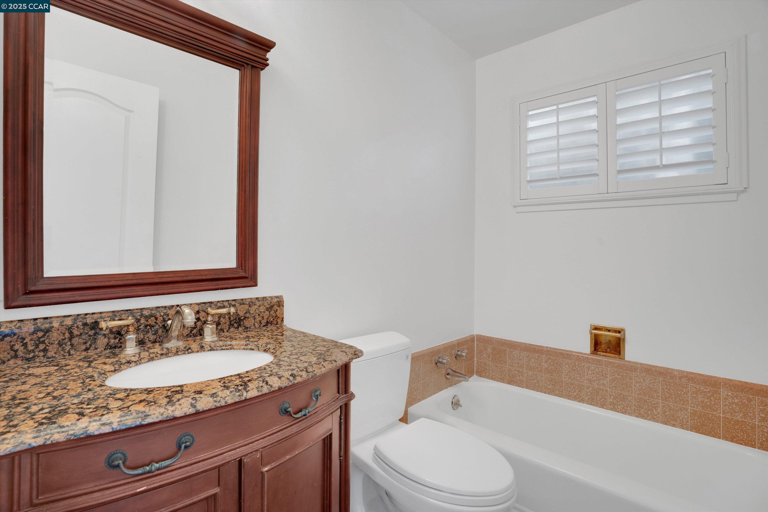 Detail Gallery Image 18 of 30 For 4404 Meadowbrook Dr, Richmond,  CA 94803 - 3 Beds | 2 Baths