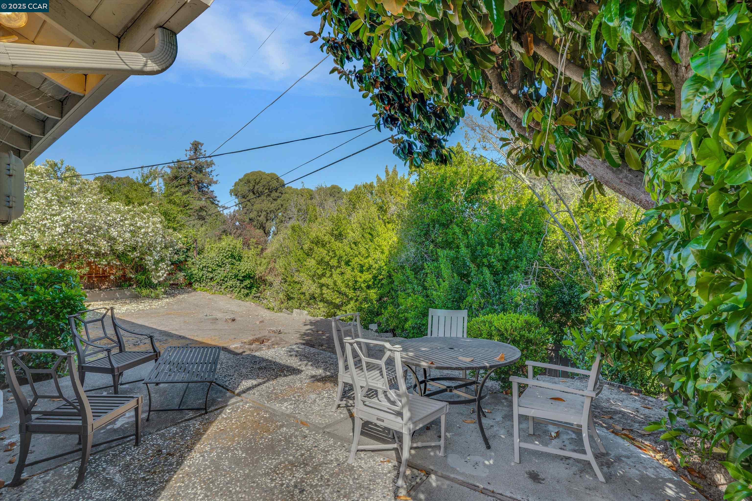 Detail Gallery Image 25 of 30 For 4404 Meadowbrook Dr, Richmond,  CA 94803 - 3 Beds | 2 Baths