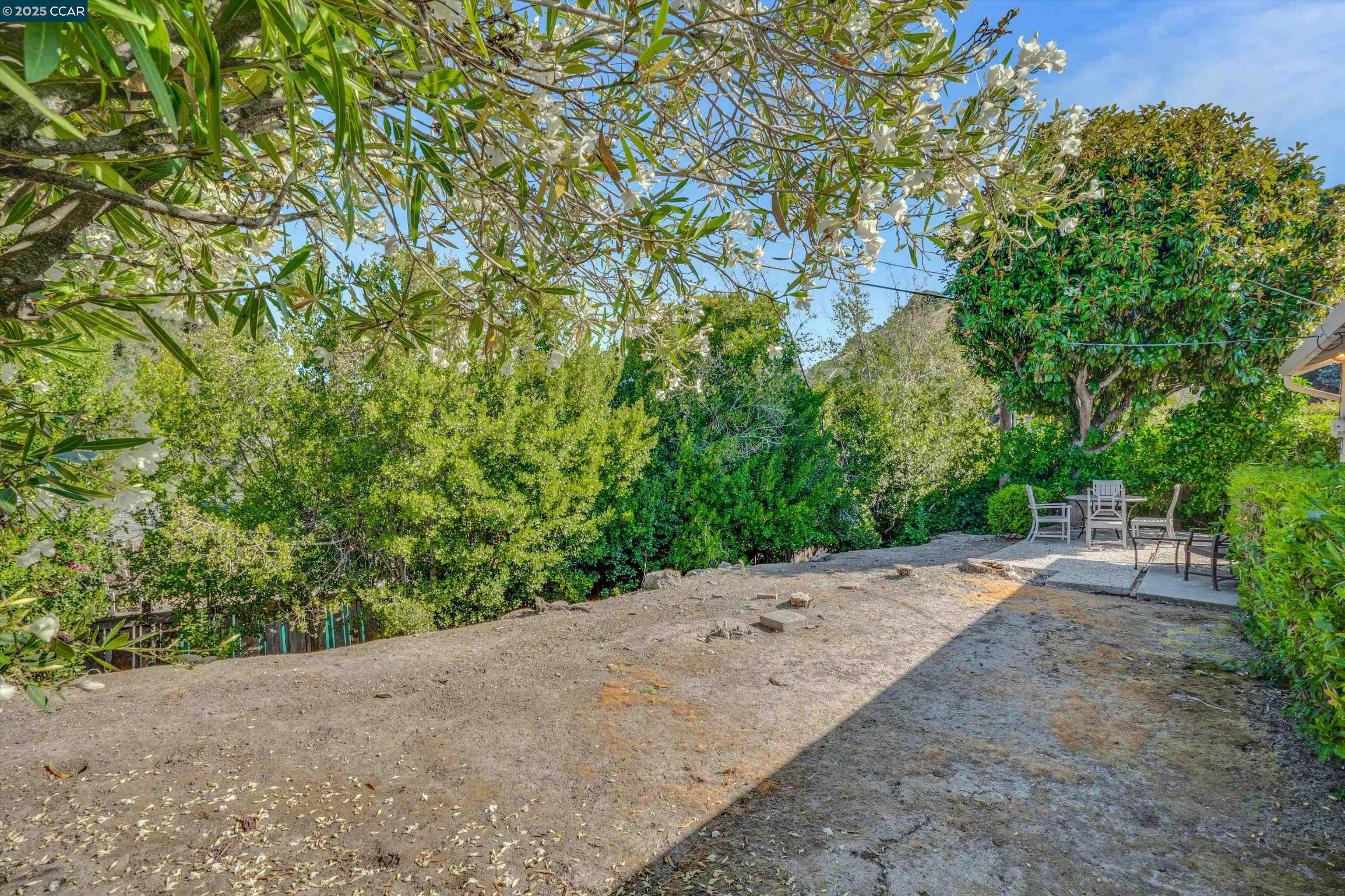 Detail Gallery Image 27 of 30 For 4404 Meadowbrook Dr, Richmond,  CA 94803 - 3 Beds | 2 Baths