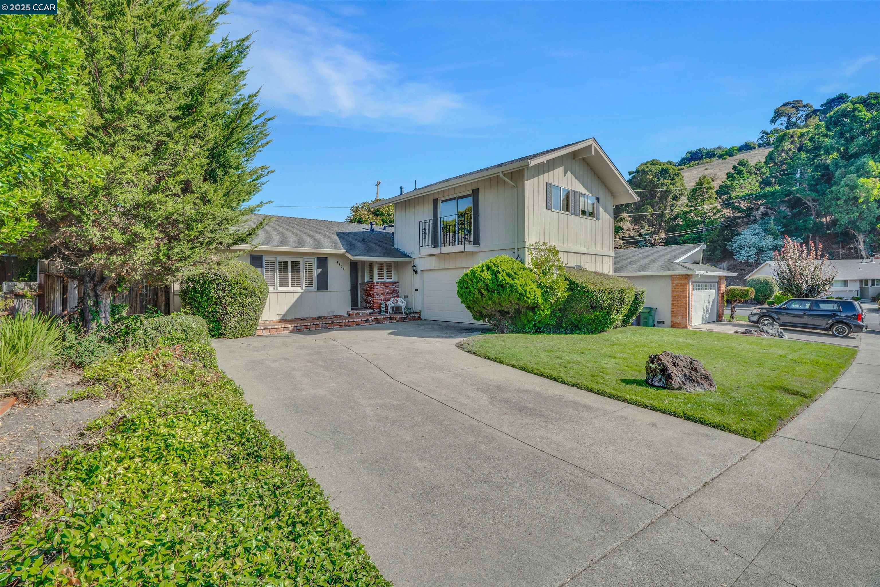 Detail Gallery Image 5 of 30 For 4404 Meadowbrook Dr, Richmond,  CA 94803 - 3 Beds | 2 Baths
