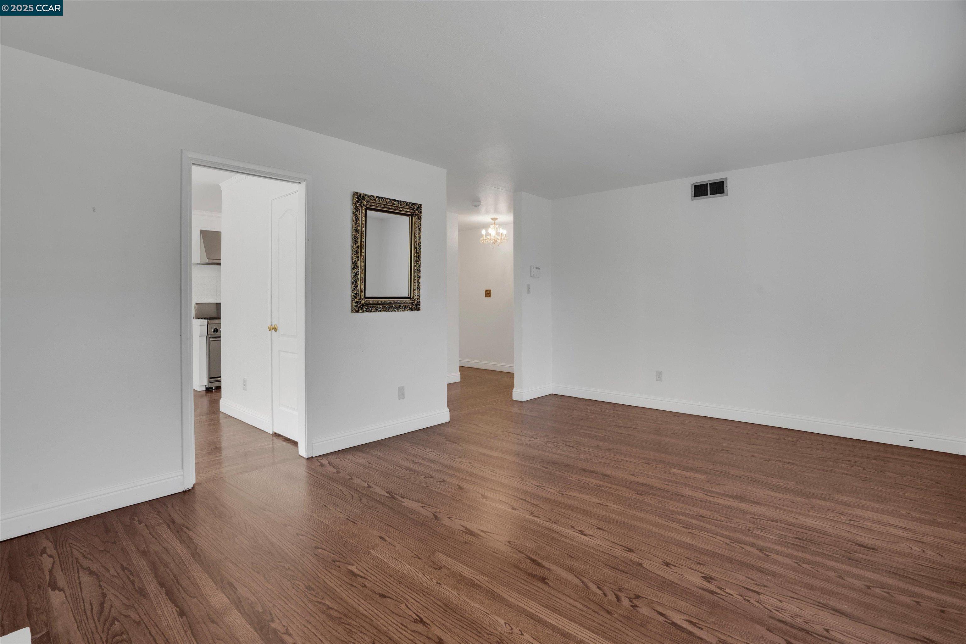 Detail Gallery Image 10 of 30 For 4404 Meadowbrook Dr, Richmond,  CA 94803 - 3 Beds | 2 Baths