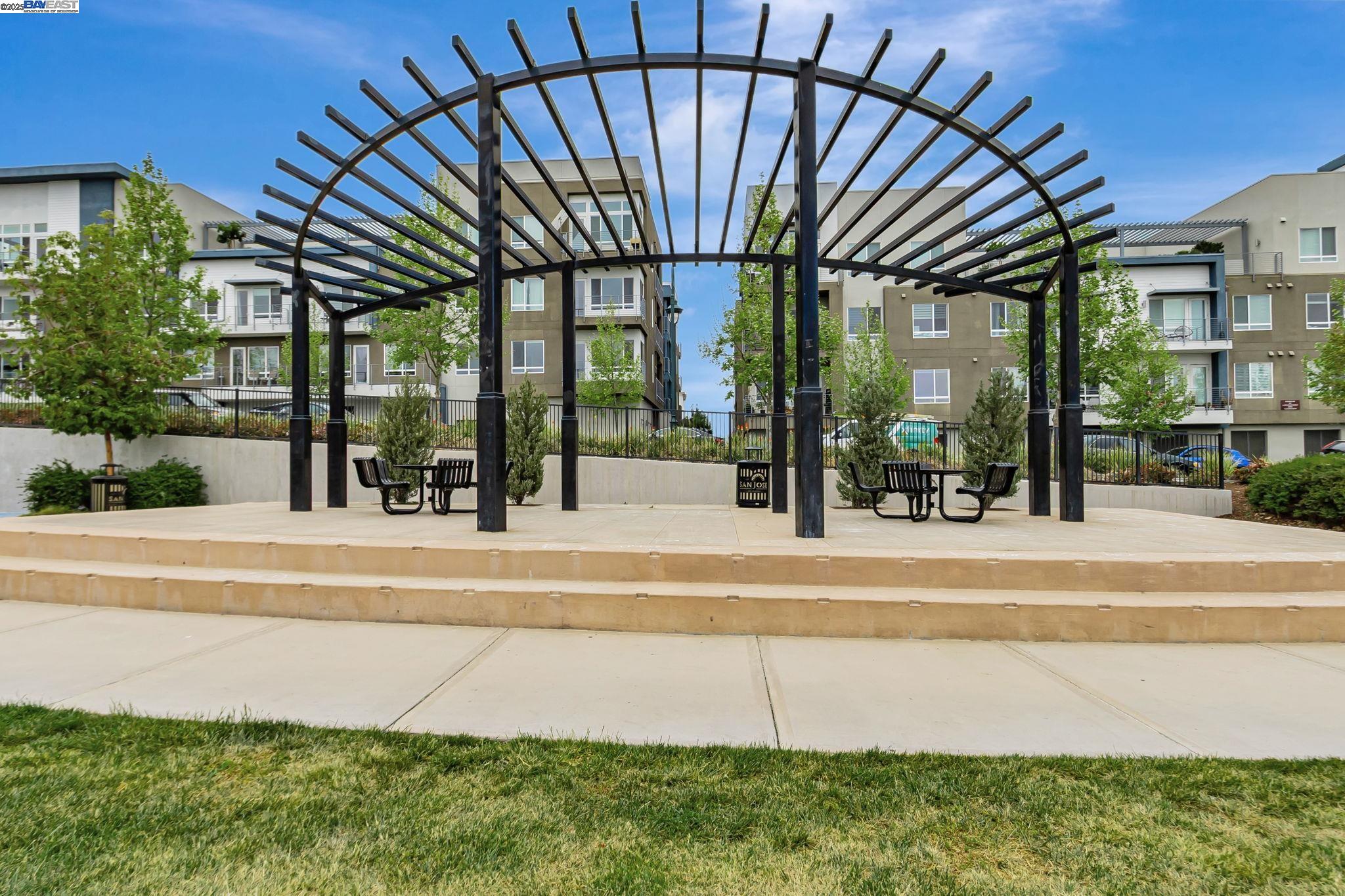 Detail Gallery Image 32 of 38 For 223 William Manly St #1,  San Jose,  CA 95136 - 3 Beds | 3 Baths