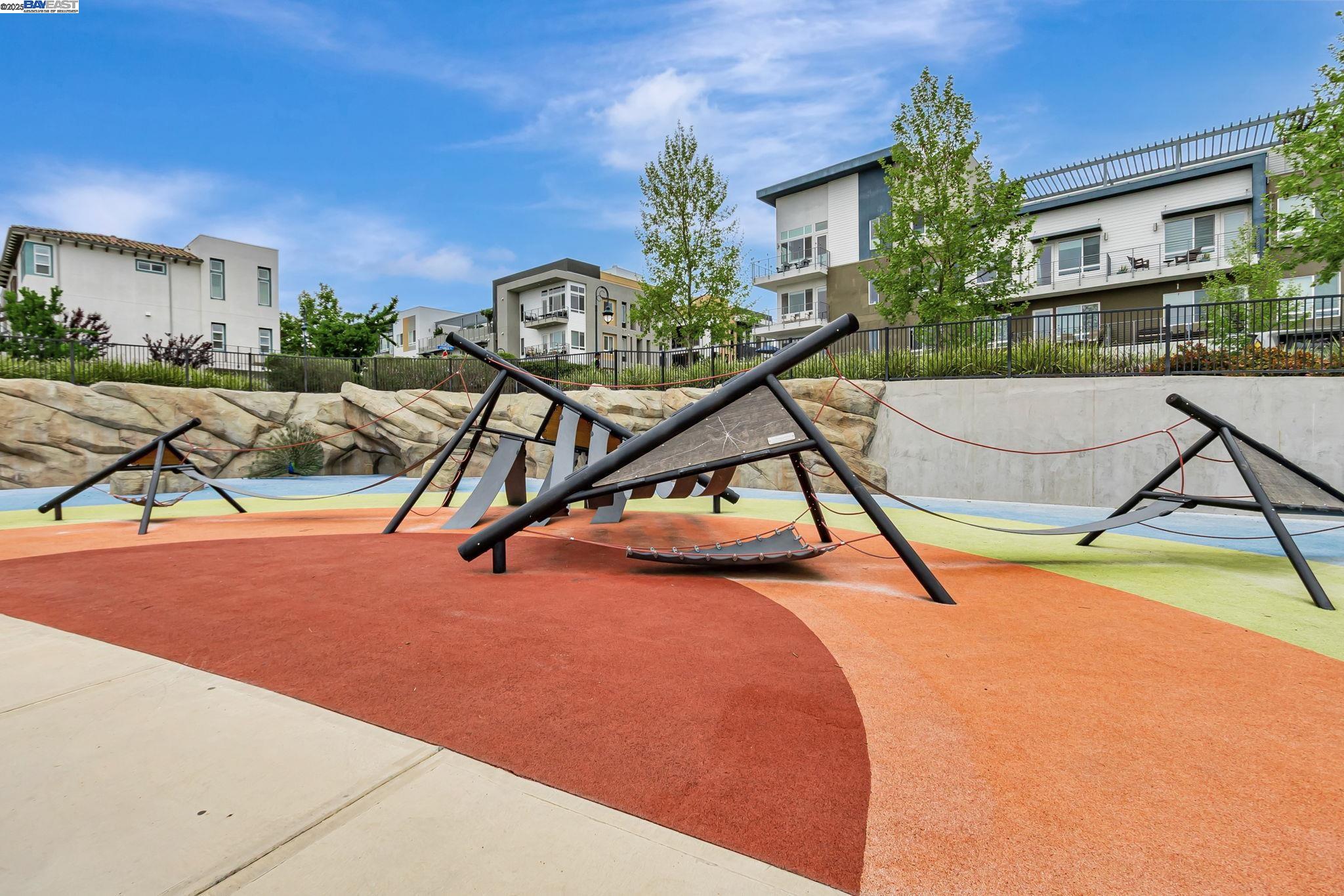 Detail Gallery Image 33 of 38 For 223 William Manly St #1,  San Jose,  CA 95136 - 3 Beds | 3 Baths
