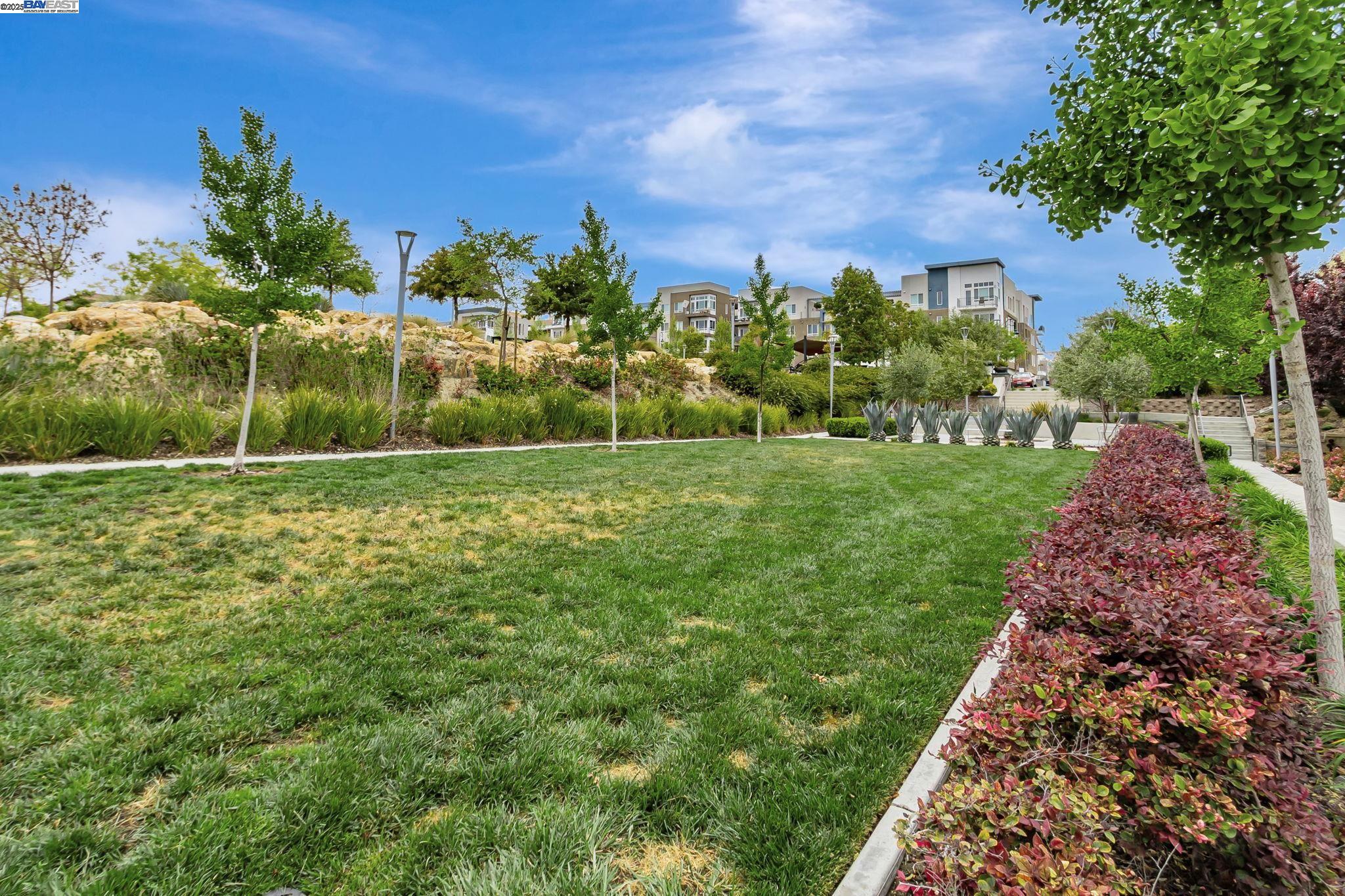 Detail Gallery Image 34 of 38 For 223 William Manly St #1,  San Jose,  CA 95136 - 3 Beds | 3 Baths