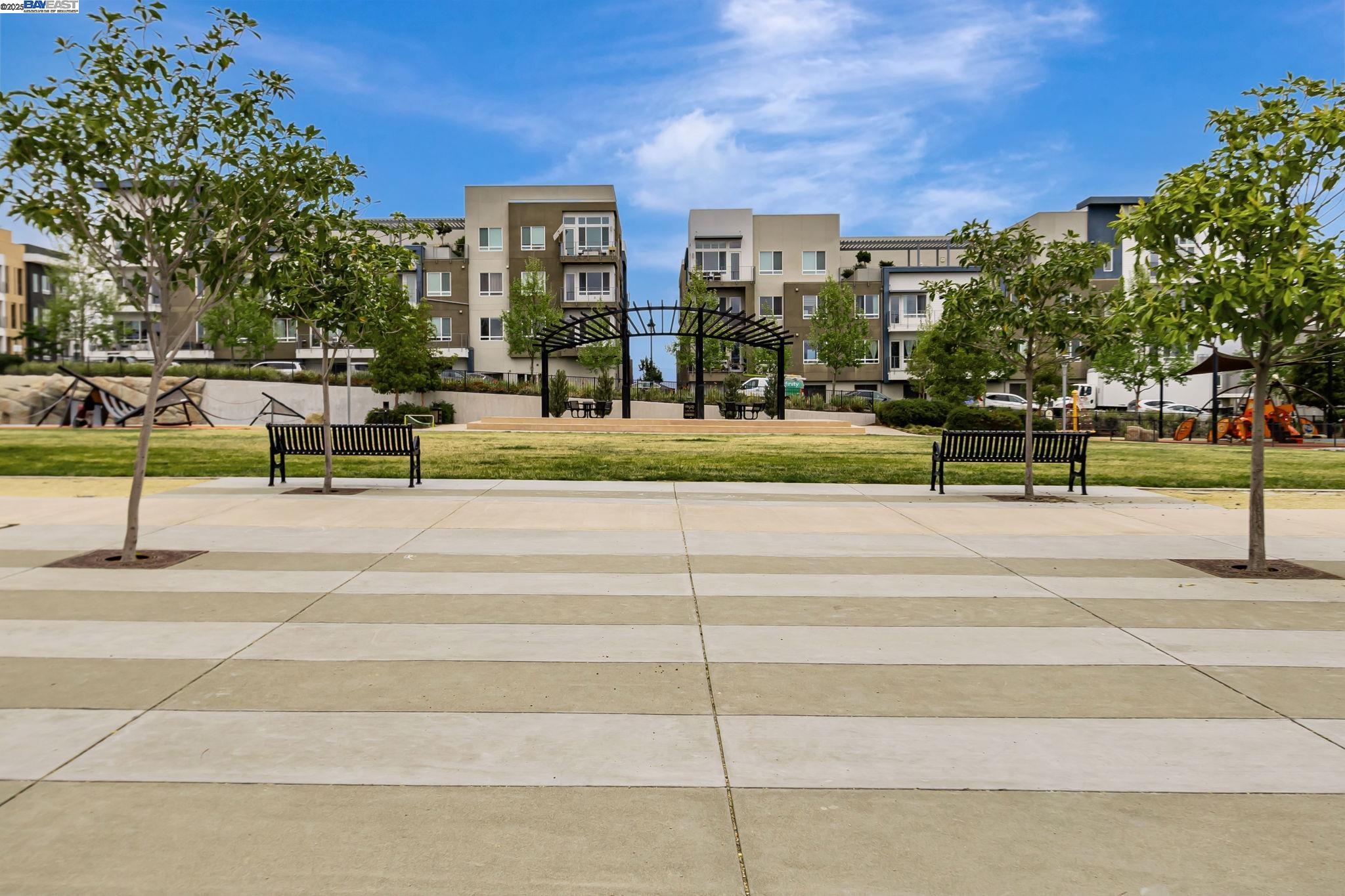 Detail Gallery Image 36 of 38 For 223 William Manly St #1,  San Jose,  CA 95136 - 3 Beds | 3 Baths