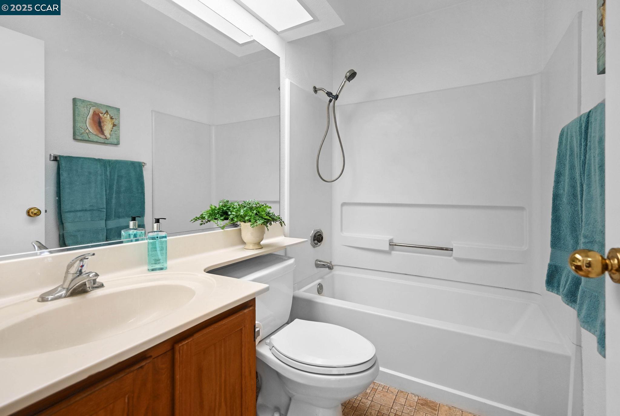 Photo #12: 41108416 Listing: Photo #12