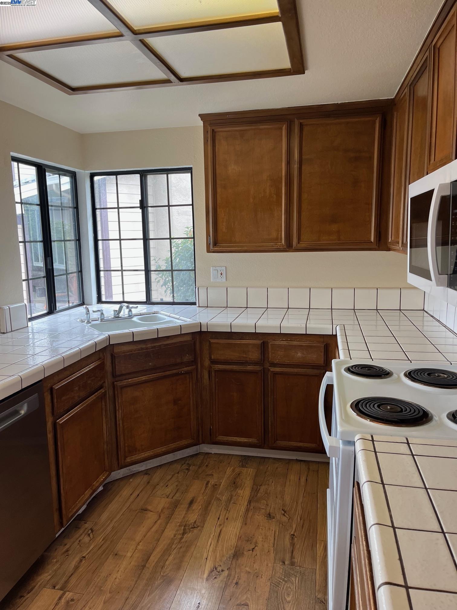 Detail Gallery Image 13 of 30 For 1238 Orloff Dr, Pleasanton,  CA 94566 - 3 Beds | 2 Baths