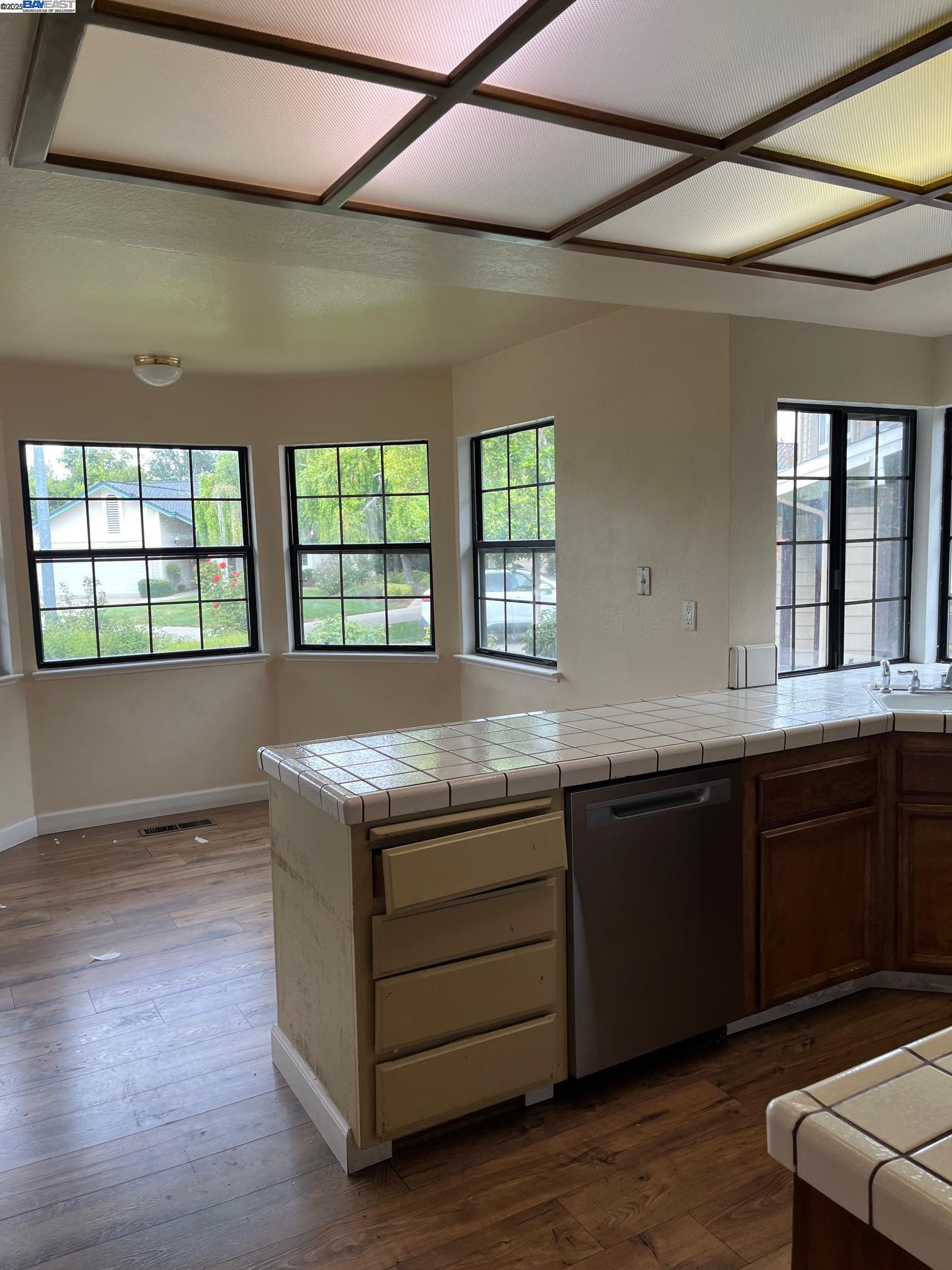 Detail Gallery Image 14 of 30 For 1238 Orloff Dr, Pleasanton,  CA 94566 - 3 Beds | 2 Baths
