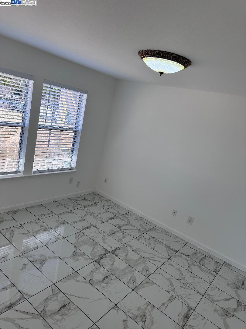 Detail Gallery Image 12 of 33 For 1021 Santa Ines Ct, Oakland,  CA 94601 - 3 Beds | 2 Baths
