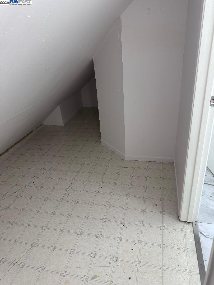Detail Gallery Image 30 of 33 For 1021 Santa Ines Ct, Oakland,  CA 94601 - 3 Beds | 2 Baths