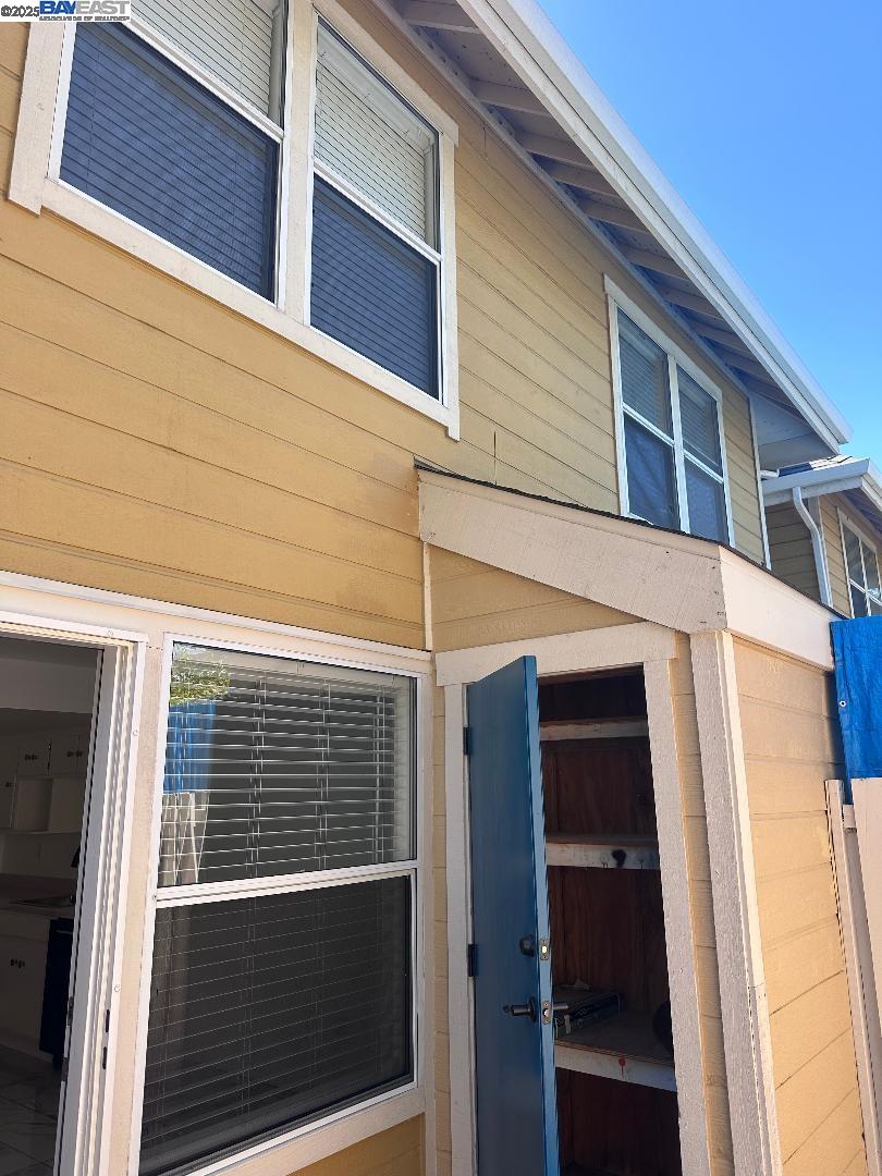 Detail Gallery Image 7 of 33 For 1021 Santa Ines Ct, Oakland,  CA 94601 - 3 Beds | 2 Baths