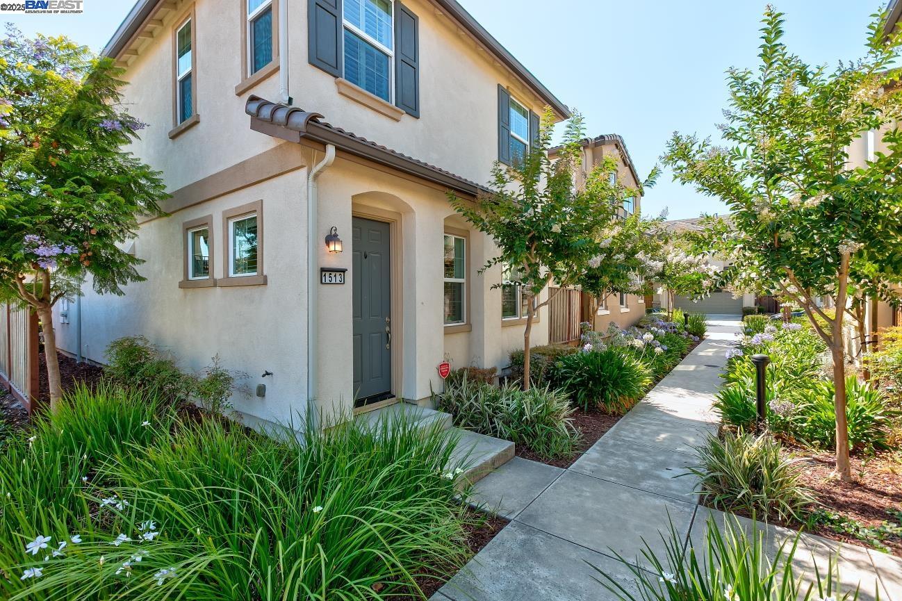 Detail Gallery Image 2 of 44 For 1513 Sylvia St, Hayward,  CA 94545 - 3 Beds | 2/1 Baths
