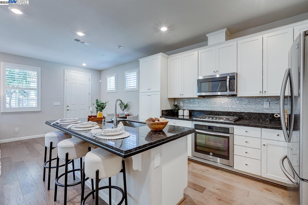 Detail Gallery Image 13 of 44 For 1513 Sylvia St, Hayward,  CA 94545 - 3 Beds | 2/1 Baths