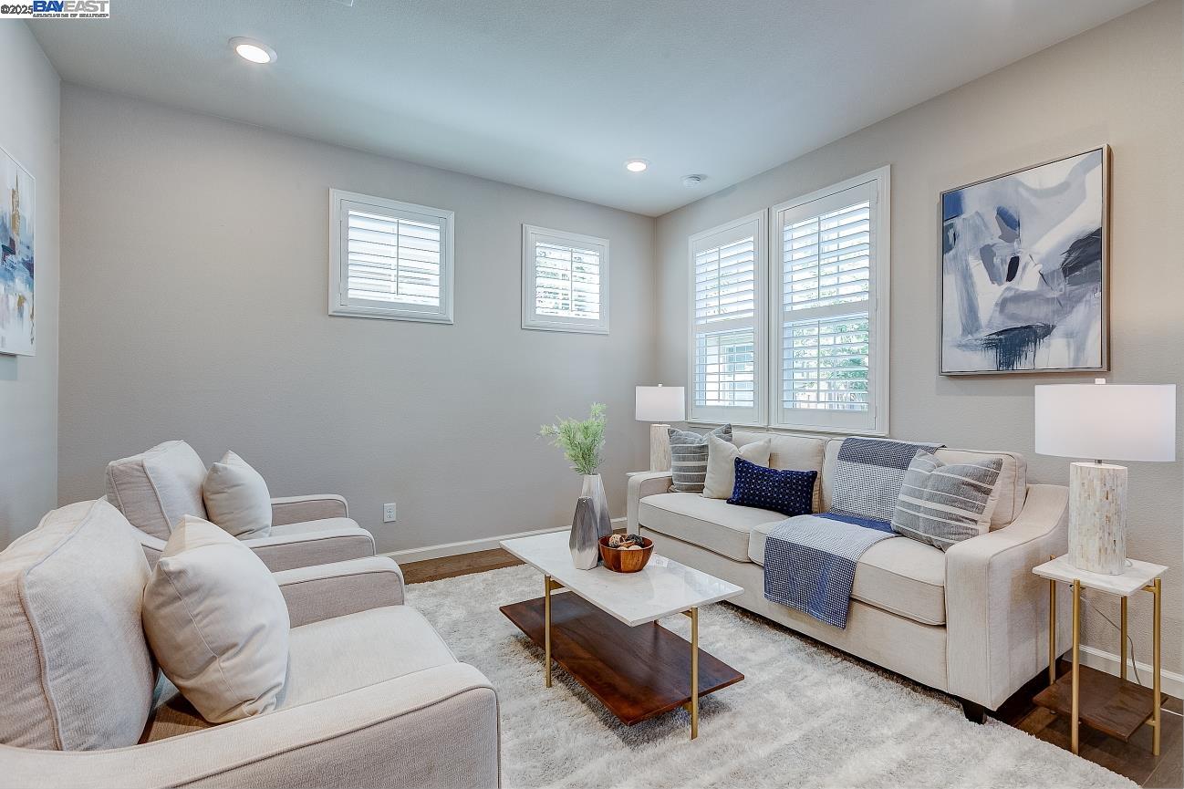 Detail Gallery Image 5 of 44 For 1513 Sylvia St, Hayward,  CA 94545 - 3 Beds | 2/1 Baths