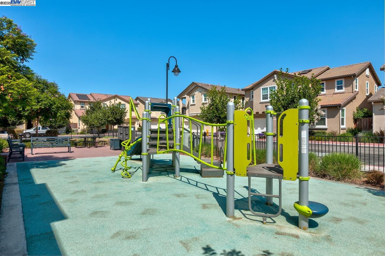 Detail Gallery Image 42 of 44 For 1513 Sylvia St, Hayward,  CA 94545 - 3 Beds | 2/1 Baths