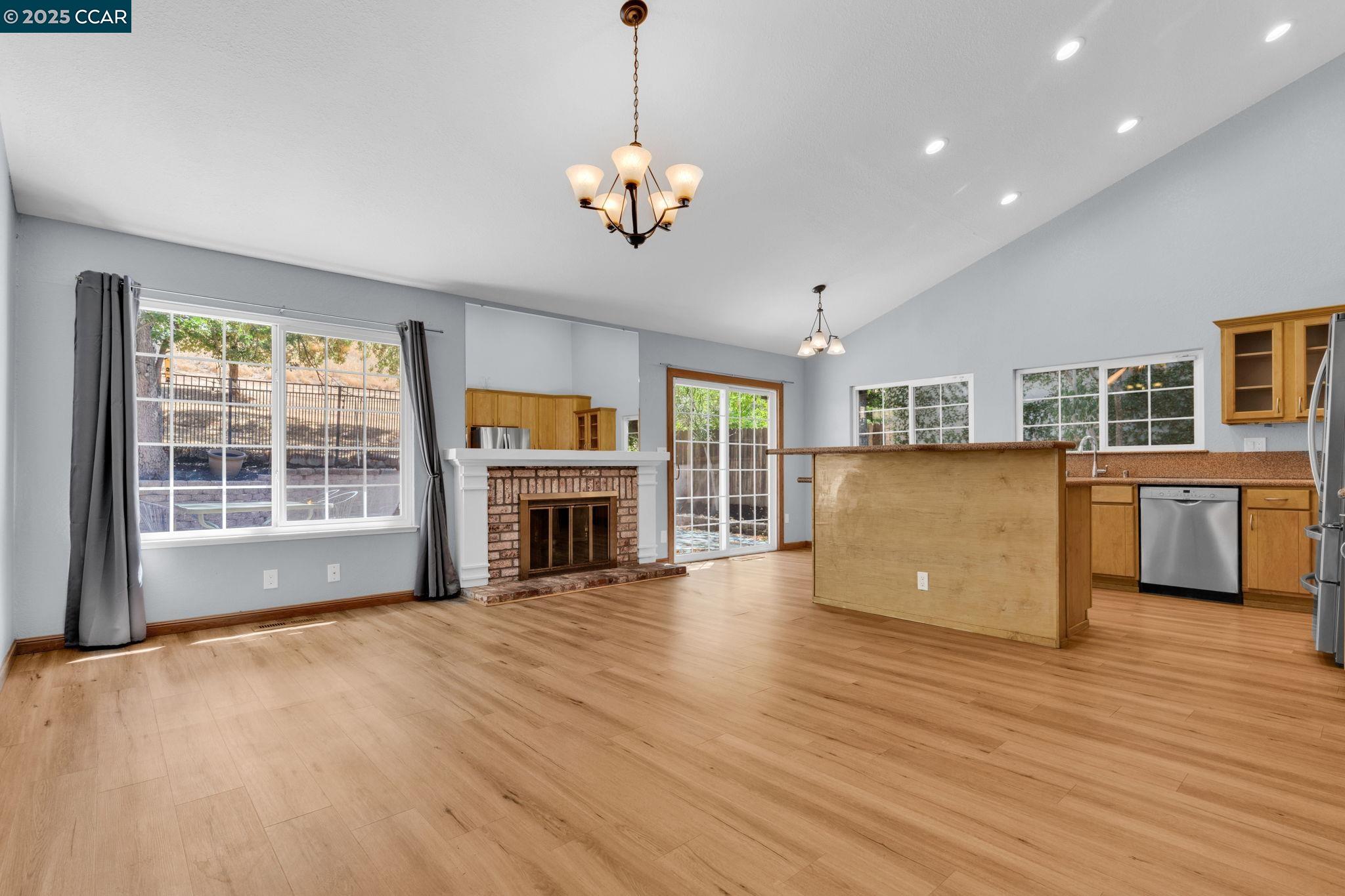 Detail Gallery Image 11 of 47 For 920 Palmer Rd, Walnut Creek,  CA 94596 - 3 Beds | 2 Baths