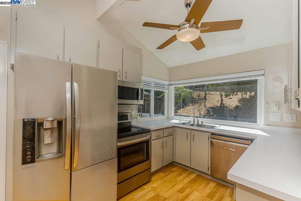 Detail Gallery Image 8 of 30 For 7897 Meadowbrook Court, Pleasanton,  CA 94588 - 4 Beds | 2 Baths