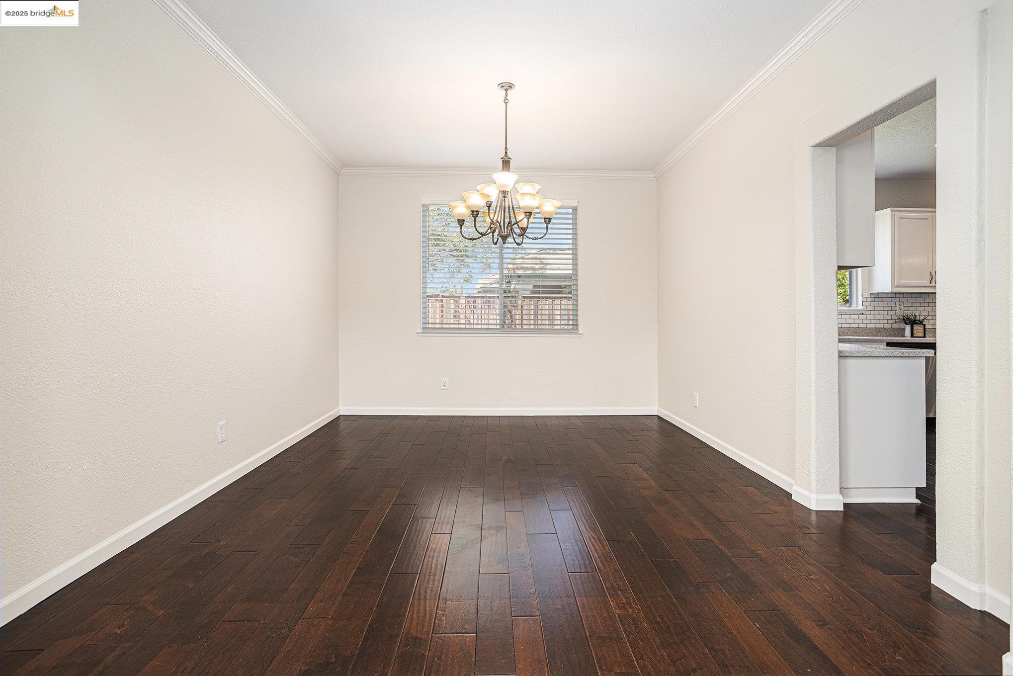 Detail Gallery Image 11 of 44 For 11 Pinenut Ct, Oakley,  CA 94561 - 6 Beds | 3 Baths