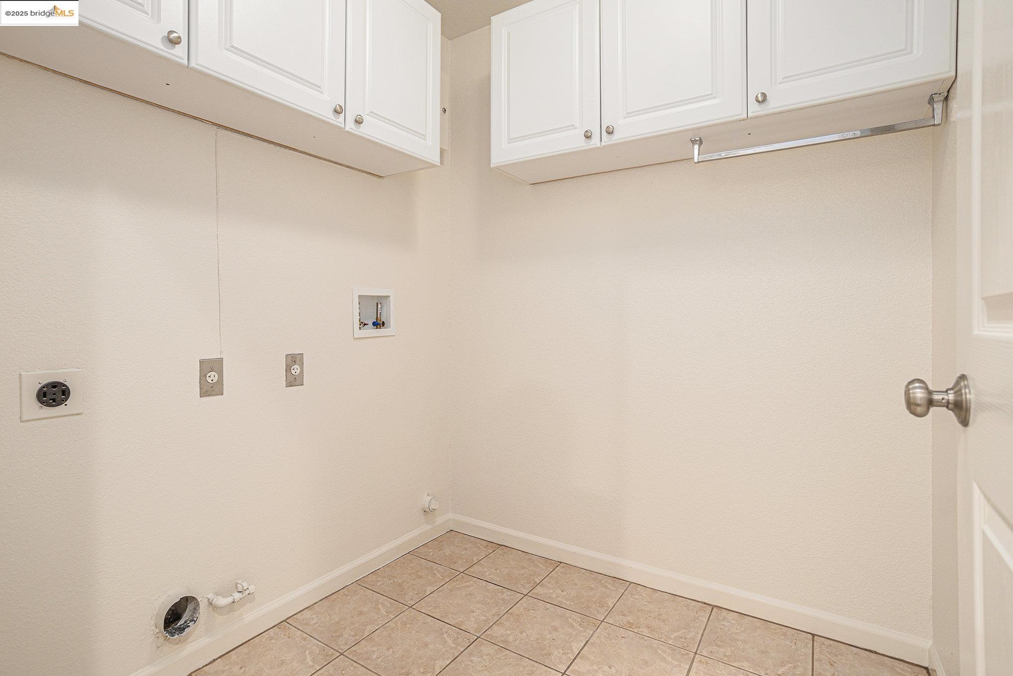 Detail Gallery Image 23 of 44 For 11 Pinenut Ct, Oakley,  CA 94561 - 6 Beds | 3 Baths